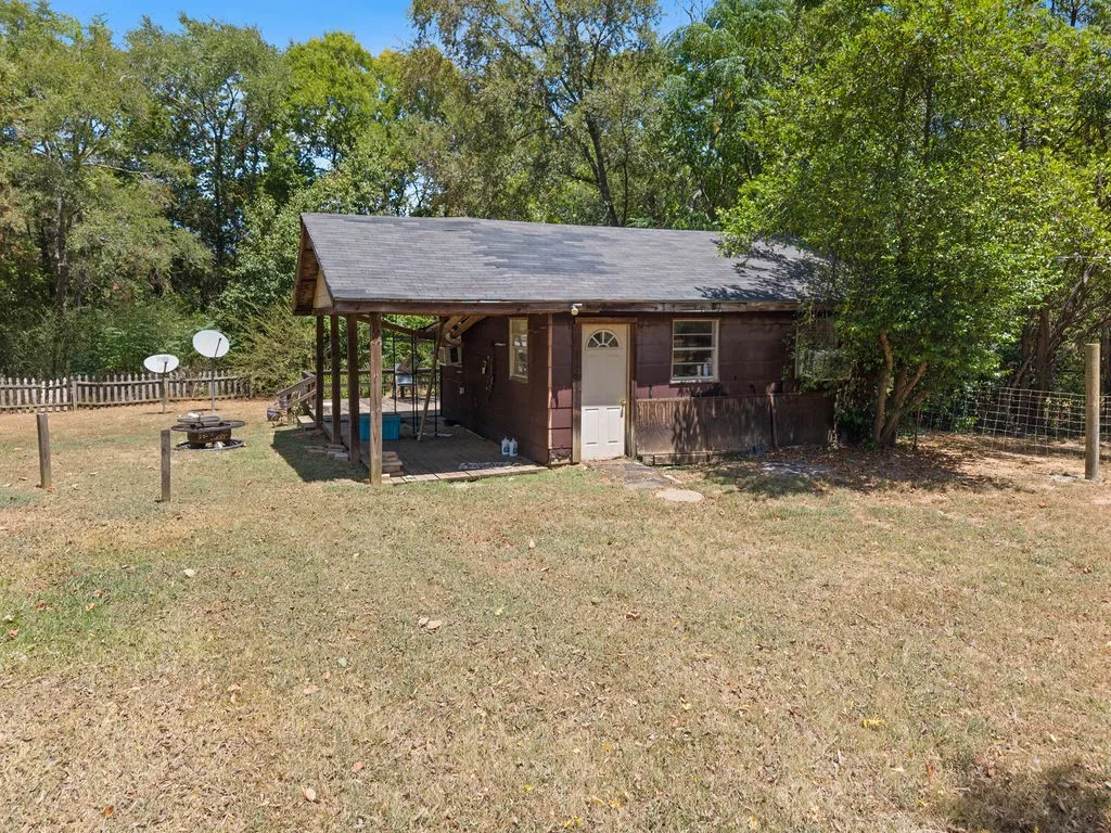 Farm For Sale in Cherokee County , 551 County Road 4203, Jacksonville, Texas 75766, 1 Bedroom, 2 Bathroom, Garage spaces, 400 Sqft, built in 2023, mls#21372249, Real Estate Agent in Jacksonville, Homes For Sale in Cherokee county, Homes For Sale in Jacksonville, Realtor in Jacksonville Texas, Real Estate Brokerage Independent Realty Texas, Luminita Cordes Realtor