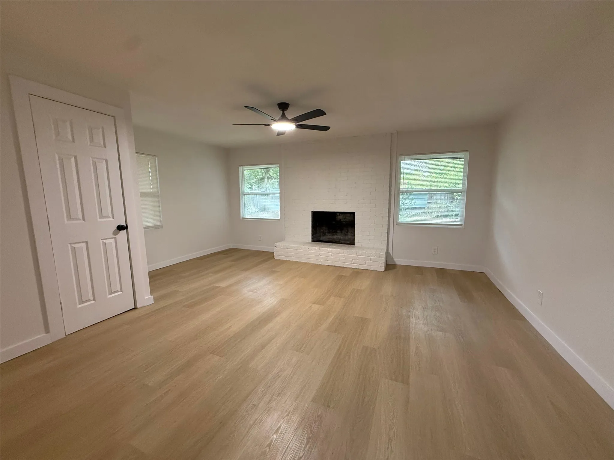 Single Family Residence For Rent in Dallas County , 1918 Proctor Drive, Grand Prairie, Texas 75051, 4 Bedroom, 2 Bathroom, Garage spaces, 1,690 Sqft, built in 1956, mls#21372269, Real Estate Agent in Grand Prairie, Homes For Rent in Dallas county, Homes For Rent in Grand Prairie, Realtor in Grand Prairie Texas, Real Estate Brokerage Independent Realty Texas, Luminita Cordes Realtor