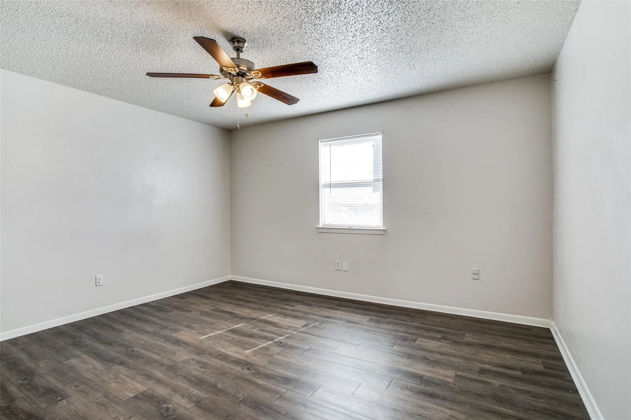 Townhouse For Rent in Tarrant County , 105 Peach Street B, Crowley, Texas 76036, 2 Bedroom, 1 Bathroom, 2 Garage spaces, 968 Sqft, built in 1980, mls#21372280, Real Estate Agent in Crowley, Homes For Rent in Tarrant county, Homes For Rent in Crowley, Realtor in Crowley Texas, Real Estate Brokerage Independent Realty Texas, Luminita Cordes Realtor