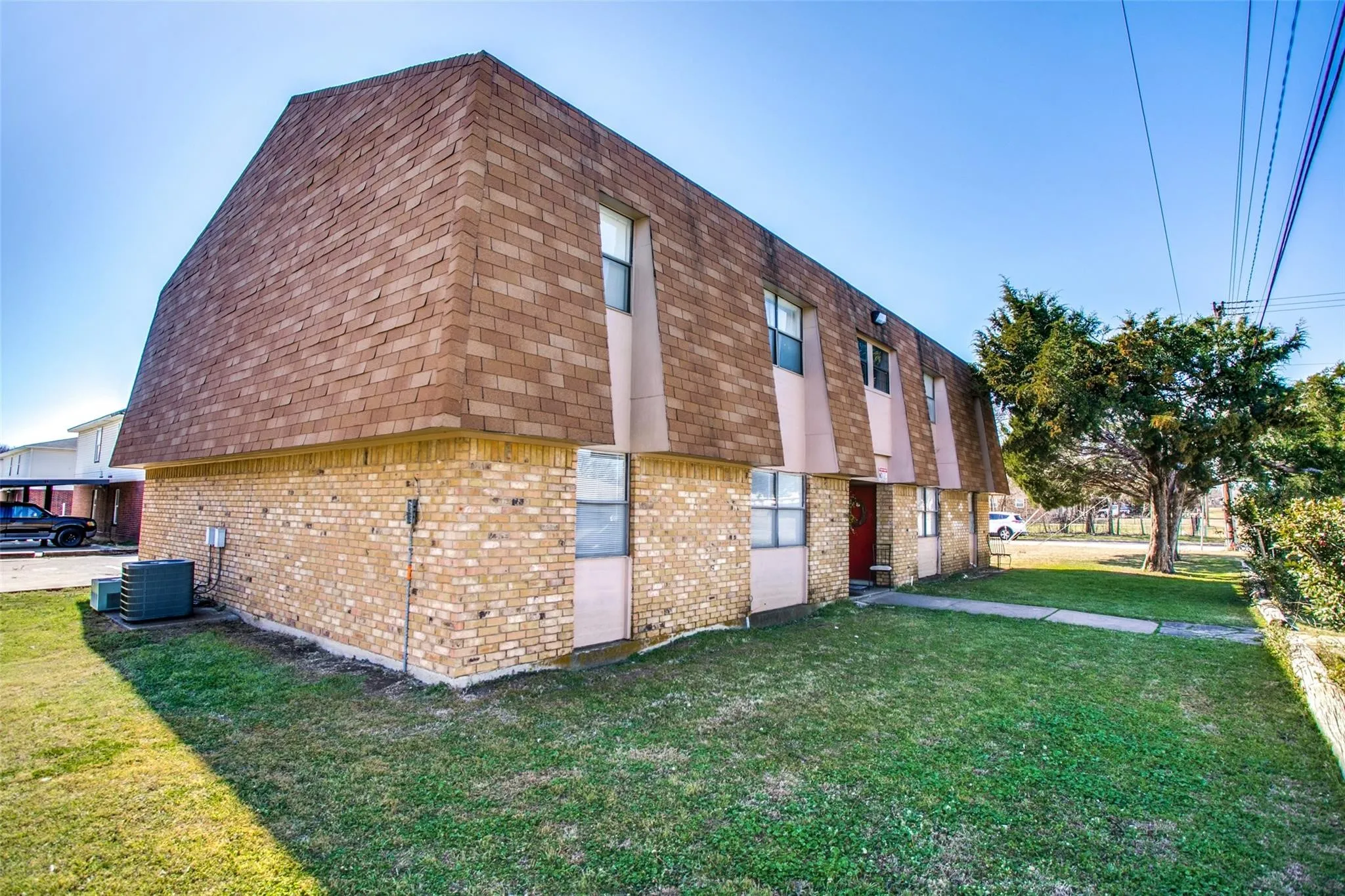 Townhouse For Rent in Tarrant County , 105 Peach Street B, Crowley, Texas 76036, 2 Bedroom, 1 Bathroom, 2 Garage spaces, 968 Sqft, built in 1980, mls#21372280, Real Estate Agent in Crowley, Homes For Rent in Tarrant county, Homes For Rent in Crowley, Realtor in Crowley Texas, Real Estate Brokerage Independent Realty Texas, Luminita Cordes Realtor