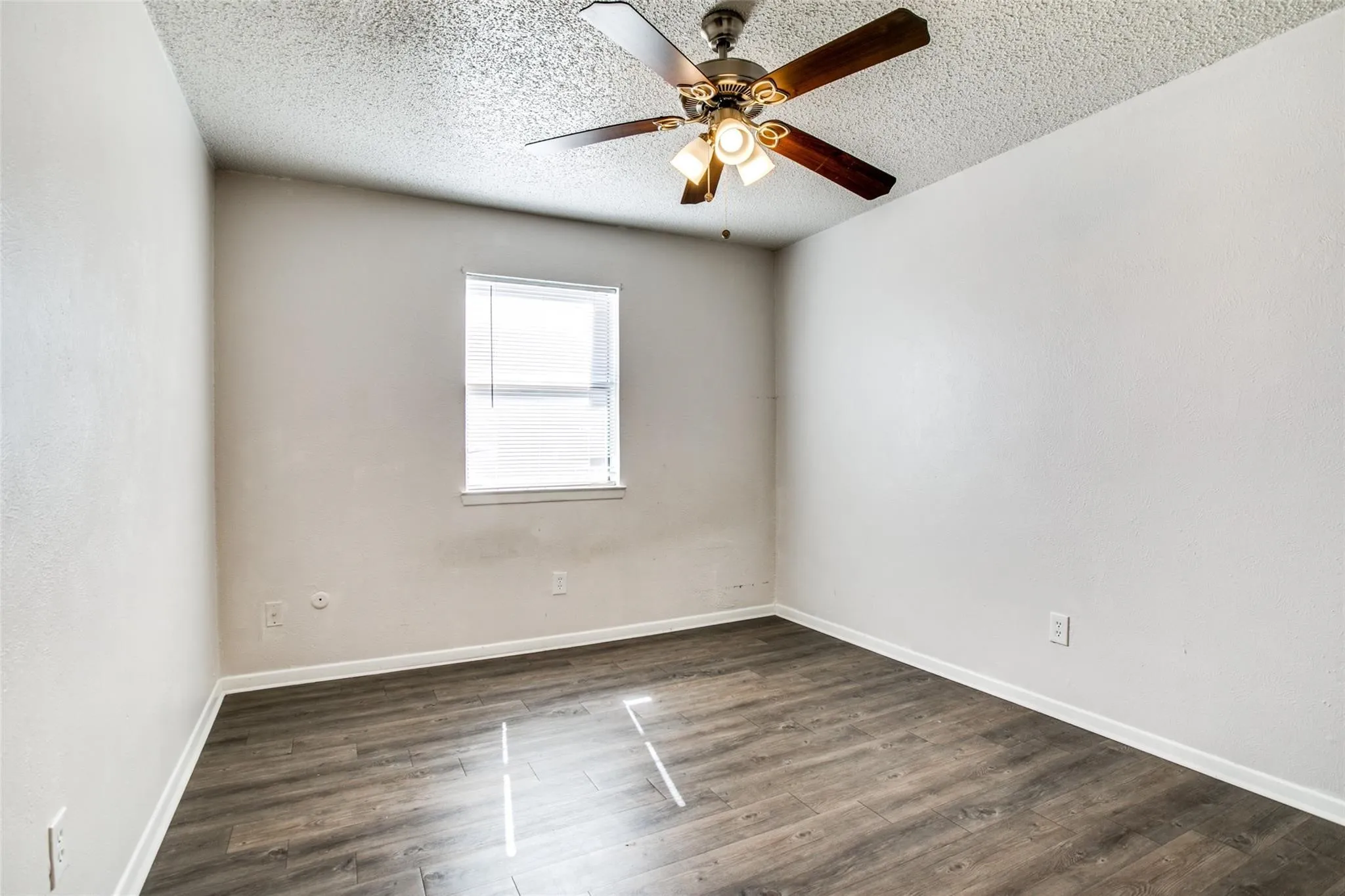 Townhouse For Rent in Tarrant County , 105 Peach Street B, Crowley, Texas 76036, 2 Bedroom, 1 Bathroom, 2 Garage spaces, 968 Sqft, built in 1980, mls#21372280, Real Estate Agent in Crowley, Homes For Rent in Tarrant county, Homes For Rent in Crowley, Realtor in Crowley Texas, Real Estate Brokerage Independent Realty Texas, Luminita Cordes Realtor