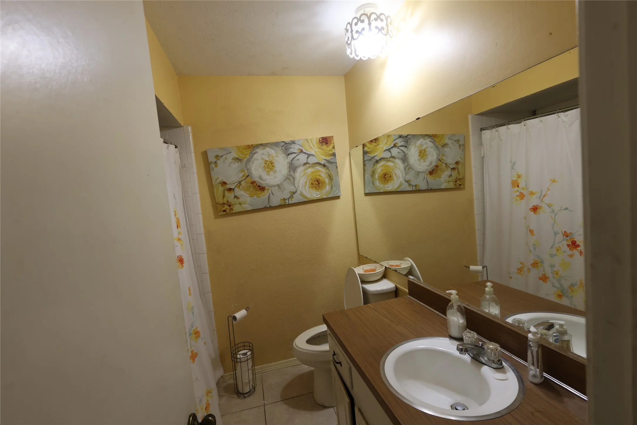Condominium For Sale in Dallas County , 900 S Weatherred Drive 900F, Richardson, Texas 75080, 2 Bedroom, 2 Bathroom, Garage spaces, 987 Sqft, built in 1967, mls#21372285, Real Estate Agent in Richardson, Homes For Sale in Dallas county, Homes For Sale in Richardson, Realtor in Richardson Texas, Real Estate Brokerage Independent Realty Texas, Luminita Cordes Realtor