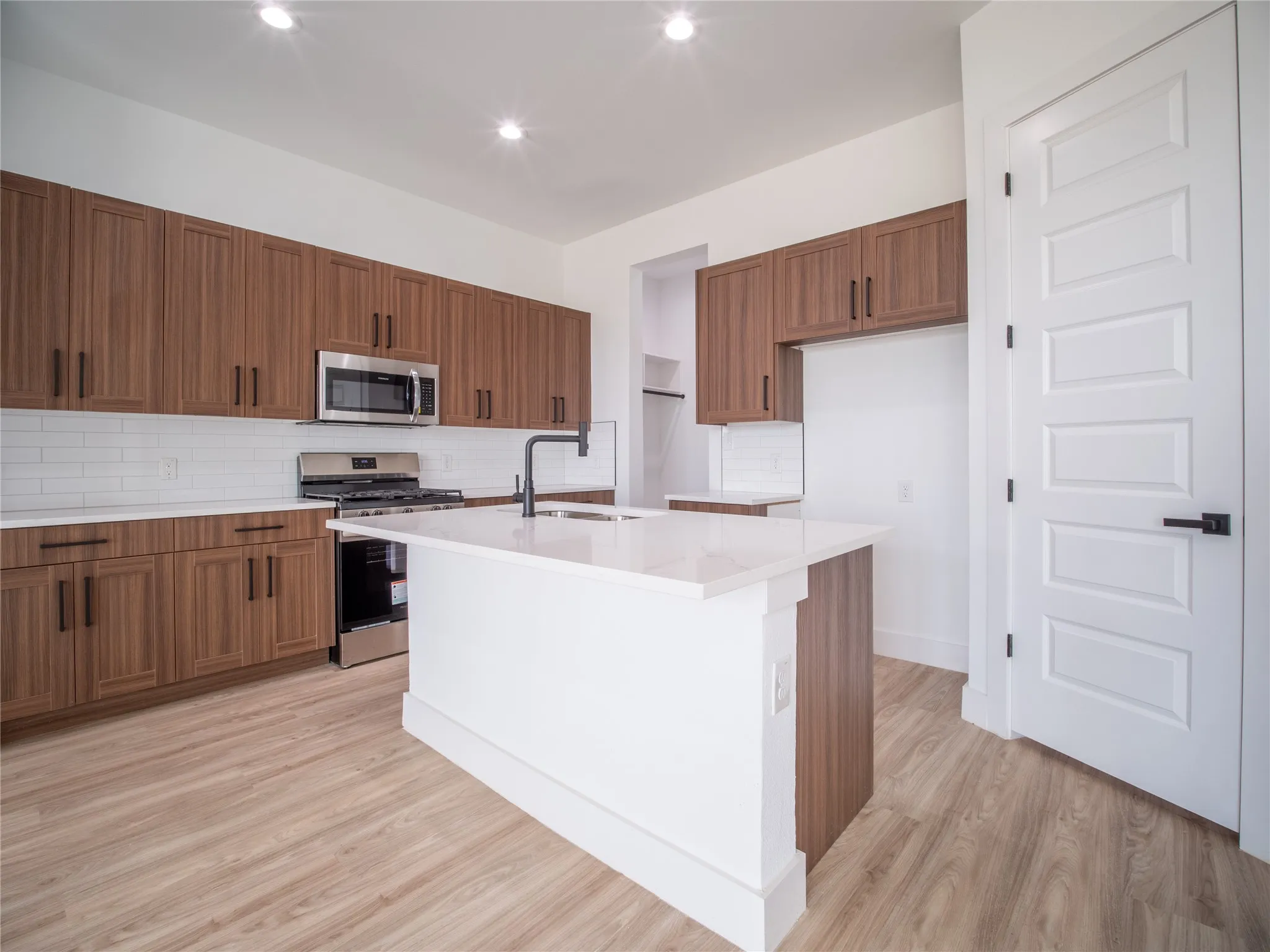 Single Family Residence For Sale in Dallas County , 3437 Sanjeev Drive, Irving, Texas 75060, 3 Bedroom, 3 Bathroom, 2 Garage spaces, 1,885 Sqft, built in 2024, mls#21372265, Real Estate Agent in Irving, Homes For Sale in Dallas county, Homes For Sale in Irving, Realtor in Irving Texas, Real Estate Brokerage Independent Realty Texas, Luminita Cordes Realtor