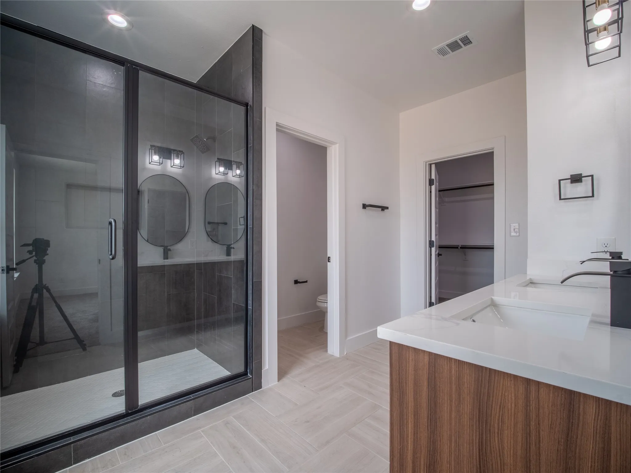 Single Family Residence For Sale in Dallas County , 3437 Sanjeev Drive, Irving, Texas 75060, 3 Bedroom, 3 Bathroom, 2 Garage spaces, 1,885 Sqft, built in 2024, mls#21372265, Real Estate Agent in Irving, Homes For Sale in Dallas county, Homes For Sale in Irving, Realtor in Irving Texas, Real Estate Brokerage Independent Realty Texas, Luminita Cordes Realtor