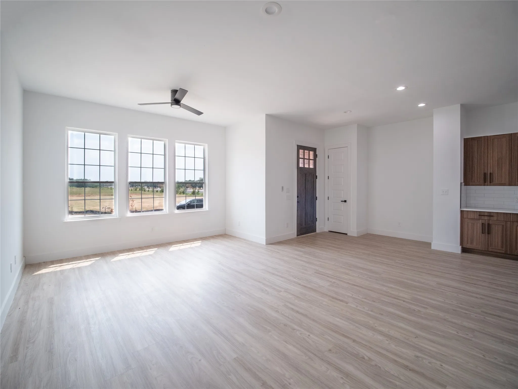 Single Family Residence For Sale in Dallas County , 3437 Sanjeev Drive, Irving, Texas 75060, 3 Bedroom, 3 Bathroom, 2 Garage spaces, 1,885 Sqft, built in 2024, mls#21372265, Real Estate Agent in Irving, Homes For Sale in Dallas county, Homes For Sale in Irving, Realtor in Irving Texas, Real Estate Brokerage Independent Realty Texas, Luminita Cordes Realtor