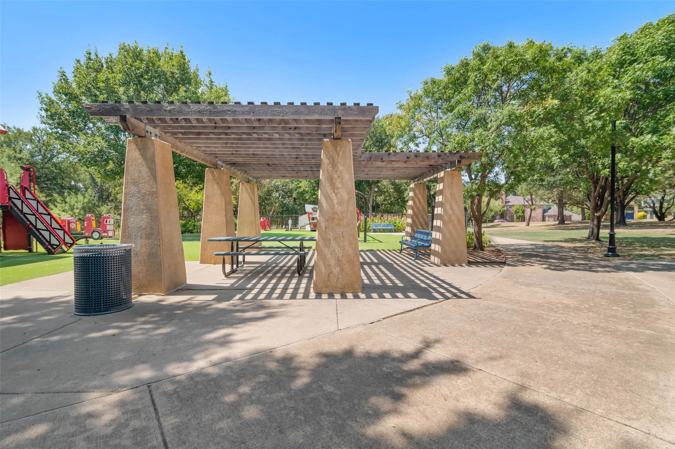 Single Family Residence For Sale in Dallas County , 2703 Devonshire Drive, Carrollton, Texas 75007, 4 Bedroom, 3 Bathroom, 2 Garage spaces, 2,368 Sqft, built in 1986, mls#21372246, Real Estate Agent in Carrollton, Homes For Sale in Dallas county, Homes For Sale in Carrollton, Realtor in Carrollton Texas, Real Estate Brokerage Independent Realty Texas, Luminita Cordes Realtor