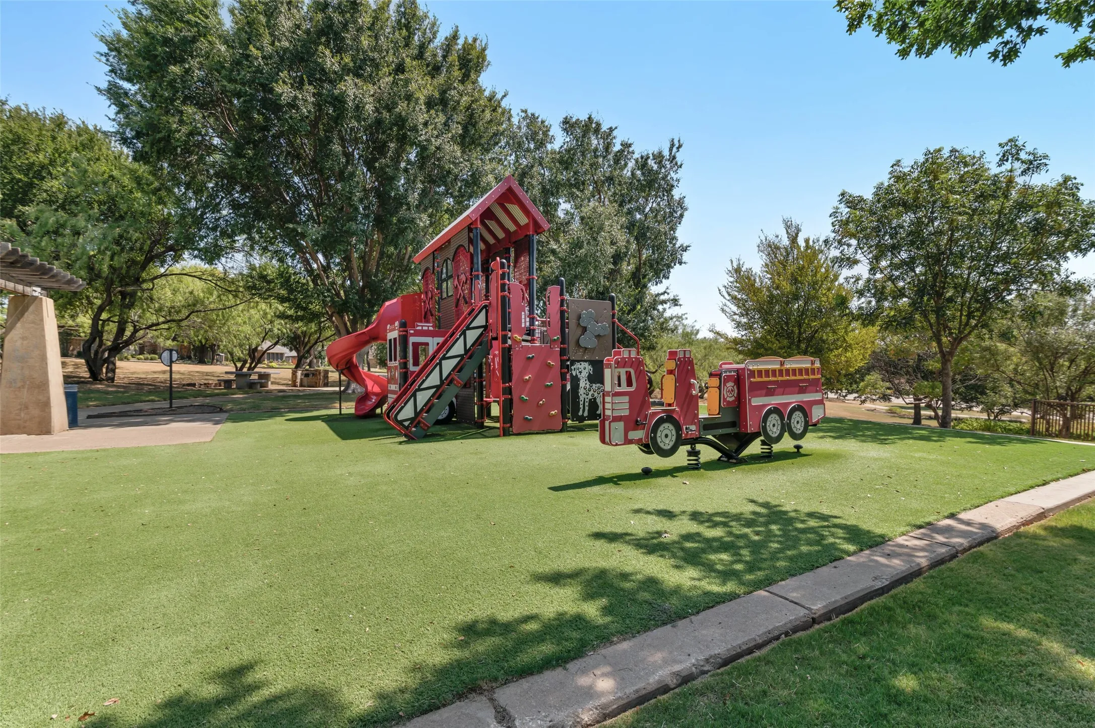 Single Family Residence For Sale in Dallas County , 2703 Devonshire Drive, Carrollton, Texas 75007, 4 Bedroom, 3 Bathroom, 2 Garage spaces, 2,368 Sqft, built in 1986, mls#21372246, Real Estate Agent in Carrollton, Homes For Sale in Dallas county, Homes For Sale in Carrollton, Realtor in Carrollton Texas, Real Estate Brokerage Independent Realty Texas, Luminita Cordes Realtor