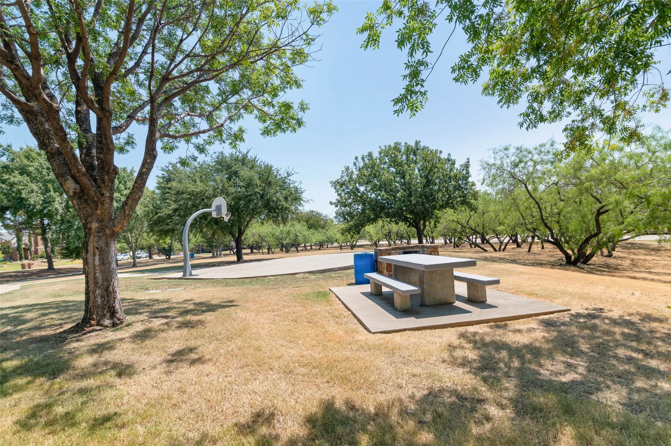 Single Family Residence For Sale in Dallas County , 2703 Devonshire Drive, Carrollton, Texas 75007, 4 Bedroom, 3 Bathroom, 2 Garage spaces, 2,368 Sqft, built in 1986, mls#21372246, Real Estate Agent in Carrollton, Homes For Sale in Dallas county, Homes For Sale in Carrollton, Realtor in Carrollton Texas, Real Estate Brokerage Independent Realty Texas, Luminita Cordes Realtor