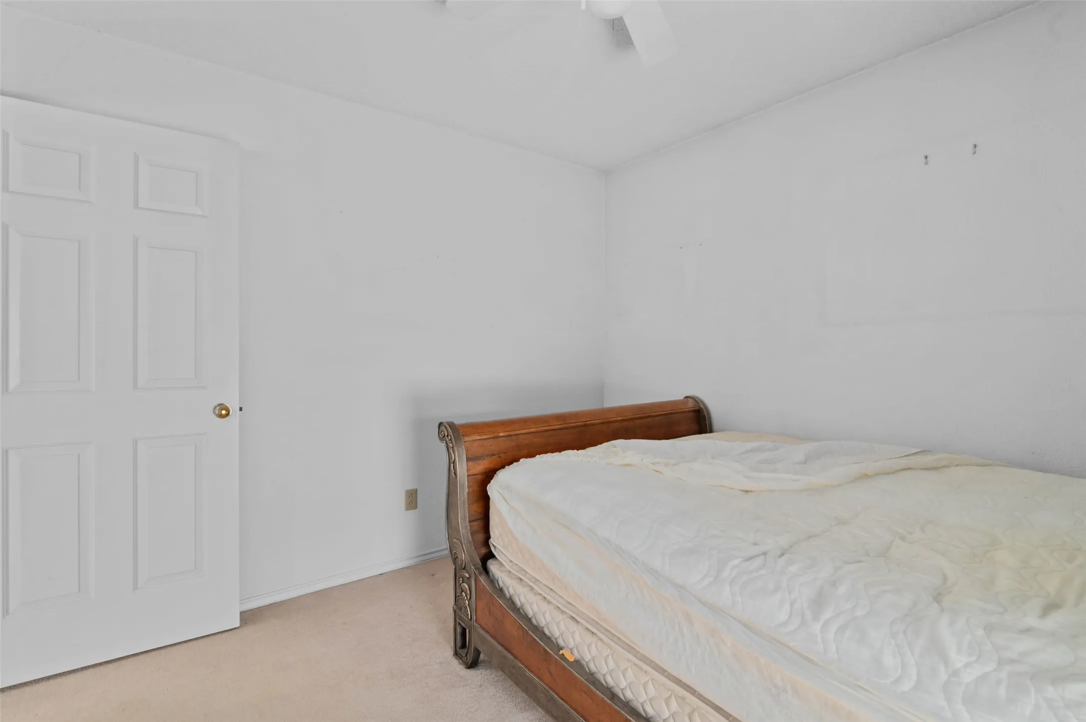 Single Family Residence For Sale in Dallas County , 2703 Devonshire Drive, Carrollton, Texas 75007, 4 Bedroom, 3 Bathroom, 2 Garage spaces, 2,368 Sqft, built in 1986, mls#21372246, Real Estate Agent in Carrollton, Homes For Sale in Dallas county, Homes For Sale in Carrollton, Realtor in Carrollton Texas, Real Estate Brokerage Independent Realty Texas, Luminita Cordes Realtor