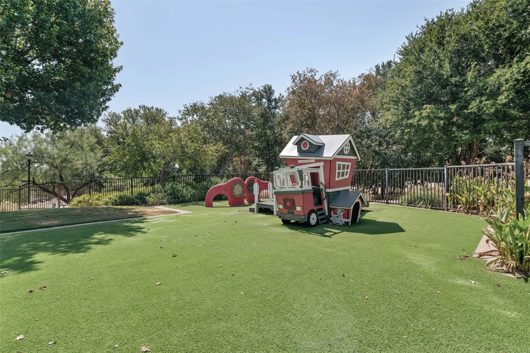 Single Family Residence For Sale in Dallas County , 2703 Devonshire Drive, Carrollton, Texas 75007, 4 Bedroom, 3 Bathroom, 2 Garage spaces, 2,368 Sqft, built in 1986, mls#21372246, Real Estate Agent in Carrollton, Homes For Sale in Dallas county, Homes For Sale in Carrollton, Realtor in Carrollton Texas, Real Estate Brokerage Independent Realty Texas, Luminita Cordes Realtor
