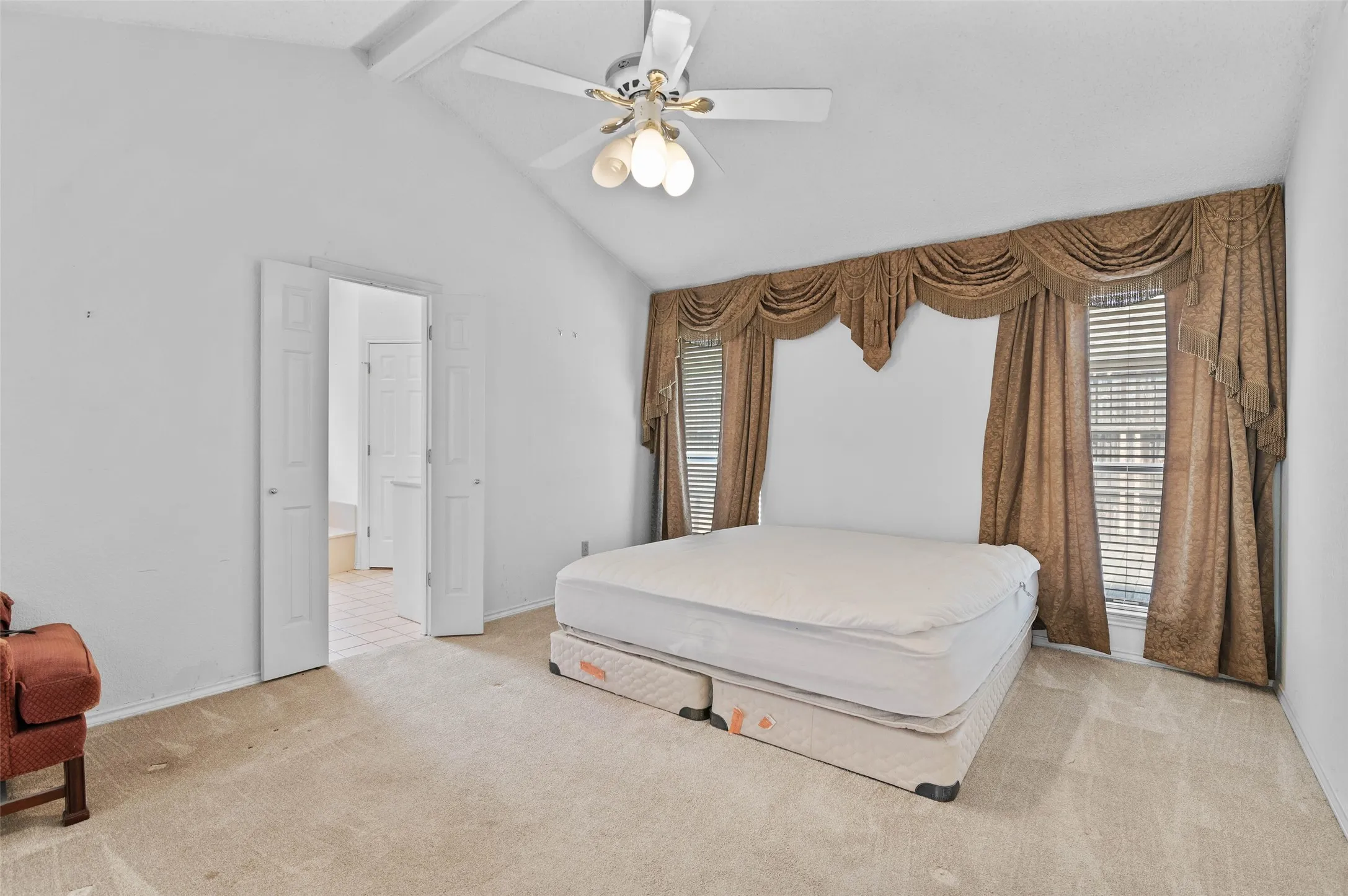 Single Family Residence For Sale in Dallas County , 2703 Devonshire Drive, Carrollton, Texas 75007, 4 Bedroom, 3 Bathroom, 2 Garage spaces, 2,368 Sqft, built in 1986, mls#21372246, Real Estate Agent in Carrollton, Homes For Sale in Dallas county, Homes For Sale in Carrollton, Realtor in Carrollton Texas, Real Estate Brokerage Independent Realty Texas, Luminita Cordes Realtor