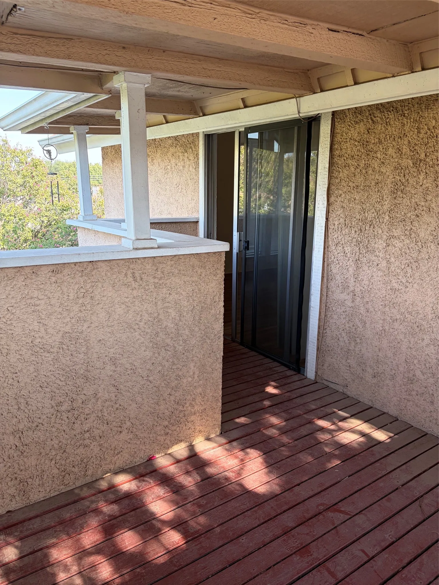 Townhouse For Rent in Tarrant County , 2126 Fleur De Lis Court, Arlington, Texas 76012, 1 Bedroom, 2 Bathroom, 2 Garage spaces, 1,122 Sqft, built in 1972, mls#21372236, Real Estate Agent in Arlington, Homes For Rent in Tarrant county, Homes For Rent in Arlington, Realtor in Arlington Texas, Real Estate Brokerage Independent Realty Texas, Luminita Cordes Realtor