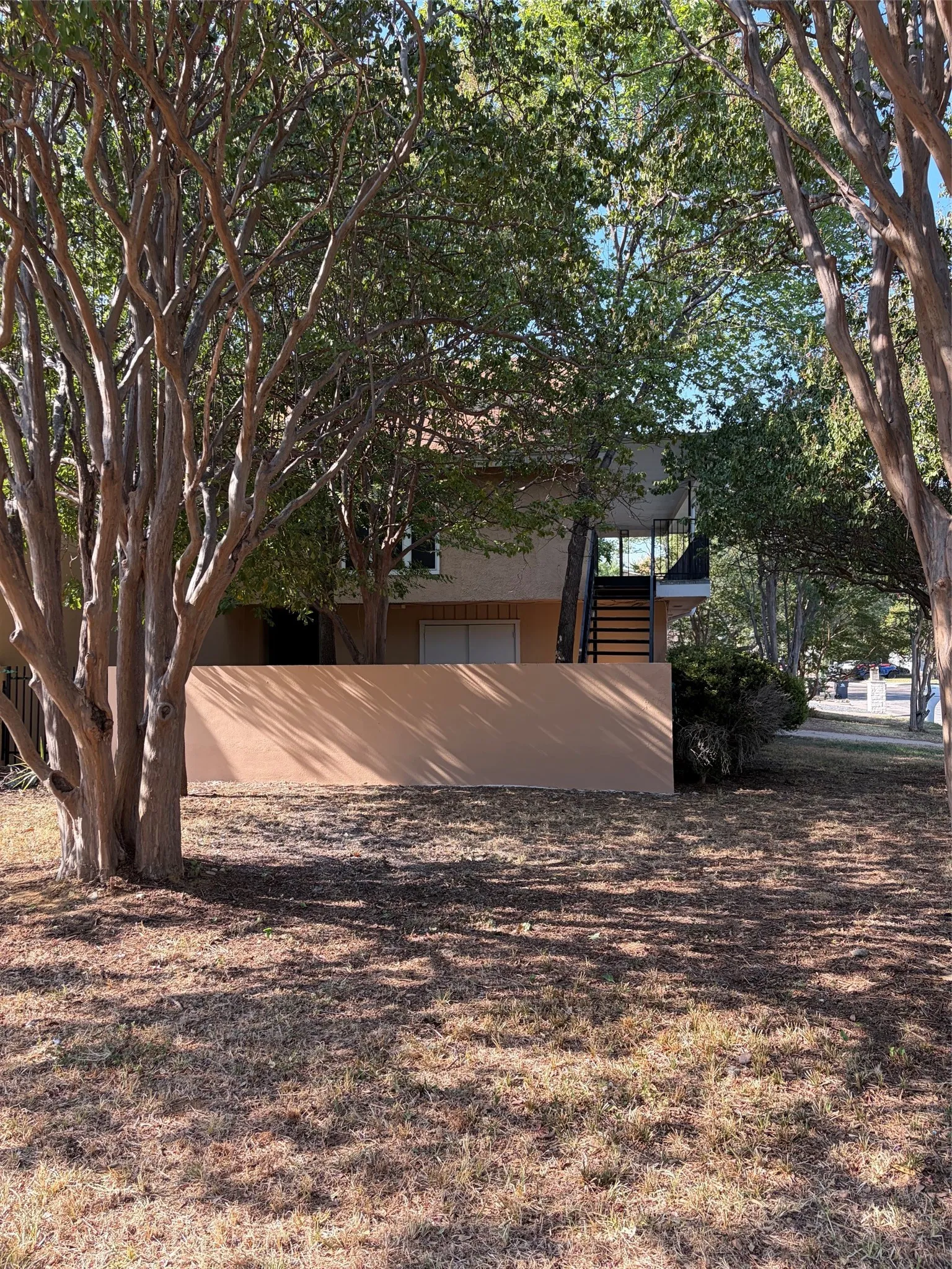 Townhouse For Rent in Tarrant County , 2126 Fleur De Lis Court, Arlington, Texas 76012, 1 Bedroom, 2 Bathroom, 2 Garage spaces, 1,122 Sqft, built in 1972, mls#21372236, Real Estate Agent in Arlington, Homes For Rent in Tarrant county, Homes For Rent in Arlington, Realtor in Arlington Texas, Real Estate Brokerage Independent Realty Texas, Luminita Cordes Realtor