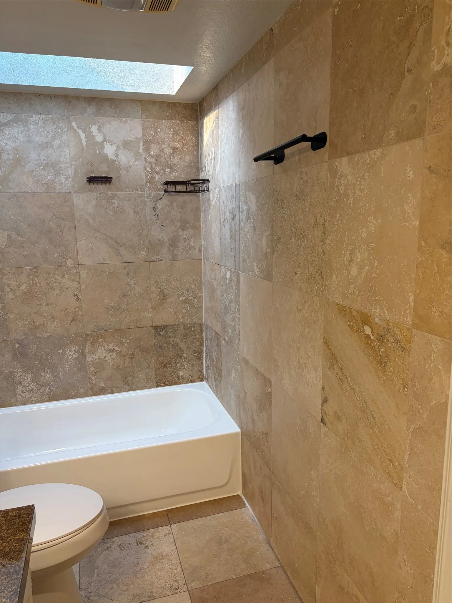 Townhouse For Rent in Tarrant County , 2126 Fleur De Lis Court, Arlington, Texas 76012, 1 Bedroom, 2 Bathroom, 2 Garage spaces, 1,122 Sqft, built in 1972, mls#21372236, Real Estate Agent in Arlington, Homes For Rent in Tarrant county, Homes For Rent in Arlington, Realtor in Arlington Texas, Real Estate Brokerage Independent Realty Texas, Luminita Cordes Realtor