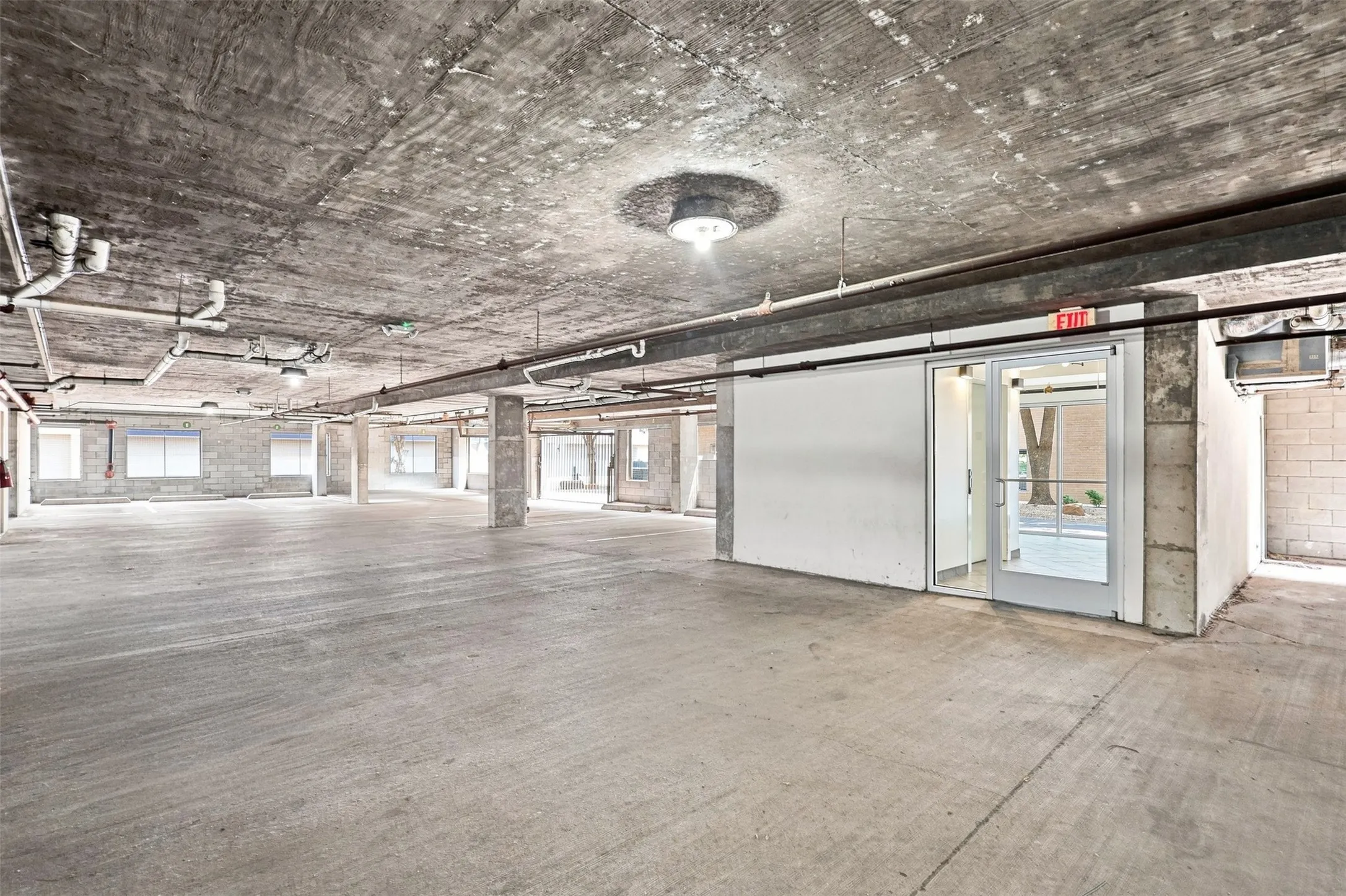 Condominium For Rent in Dallas County , 3025 Bryan Street 2H, Dallas, Texas 75204, 1 Bedroom, 1 Bathroom, 1 Garage spaces, 712 Sqft, built in 2006, mls#21370209, Real Estate Agent in Dallas, Homes For Rent in Dallas county, Homes For Rent in Dallas, Realtor in Dallas Texas, Real Estate Brokerage Independent Realty Texas, Luminita Cordes Realtor