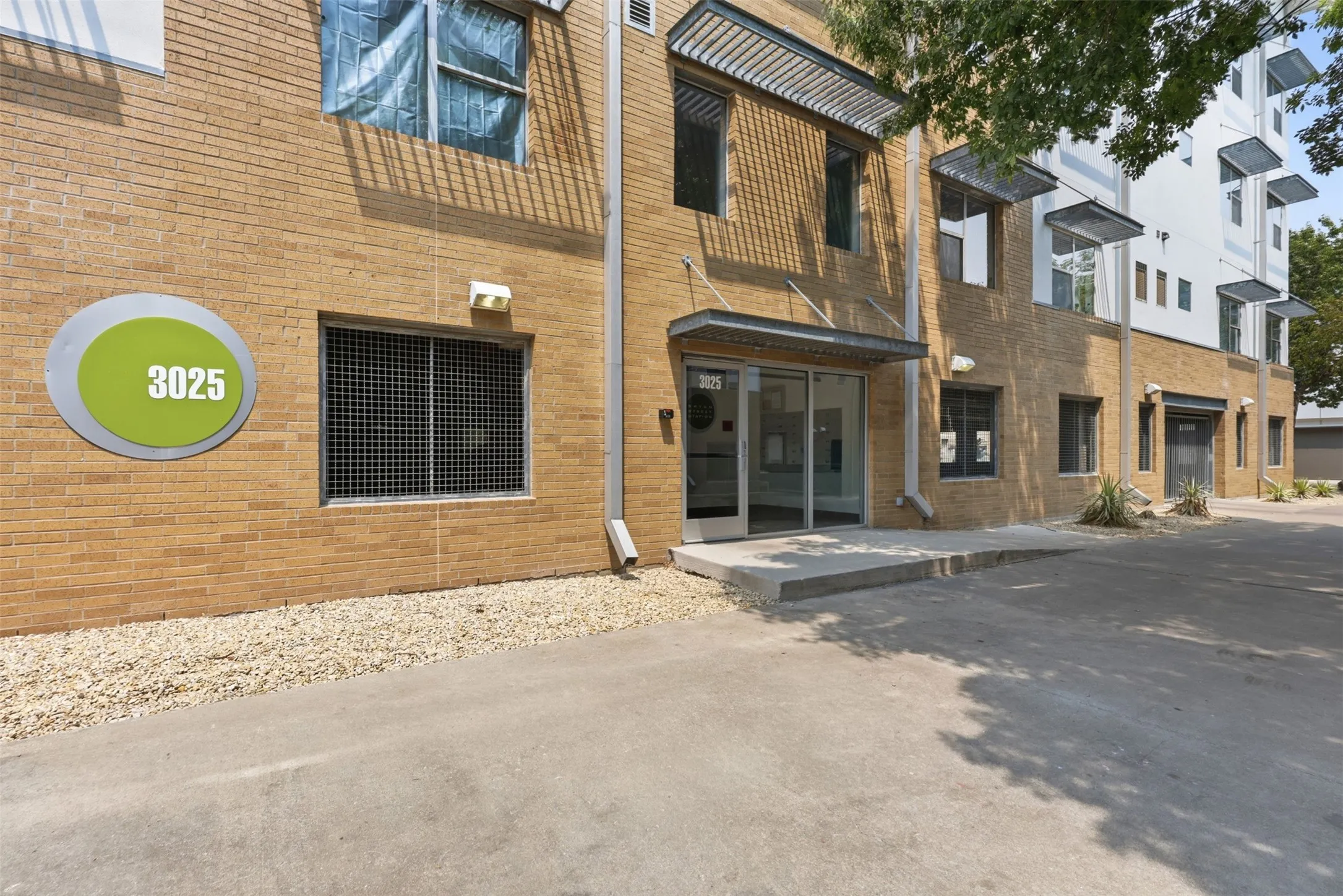 Condominium For Rent in Dallas County , 3025 Bryan Street 2H, Dallas, Texas 75204, 1 Bedroom, 1 Bathroom, 1 Garage spaces, 712 Sqft, built in 2006, mls#21370209, Real Estate Agent in Dallas, Homes For Rent in Dallas county, Homes For Rent in Dallas, Realtor in Dallas Texas, Real Estate Brokerage Independent Realty Texas, Luminita Cordes Realtor