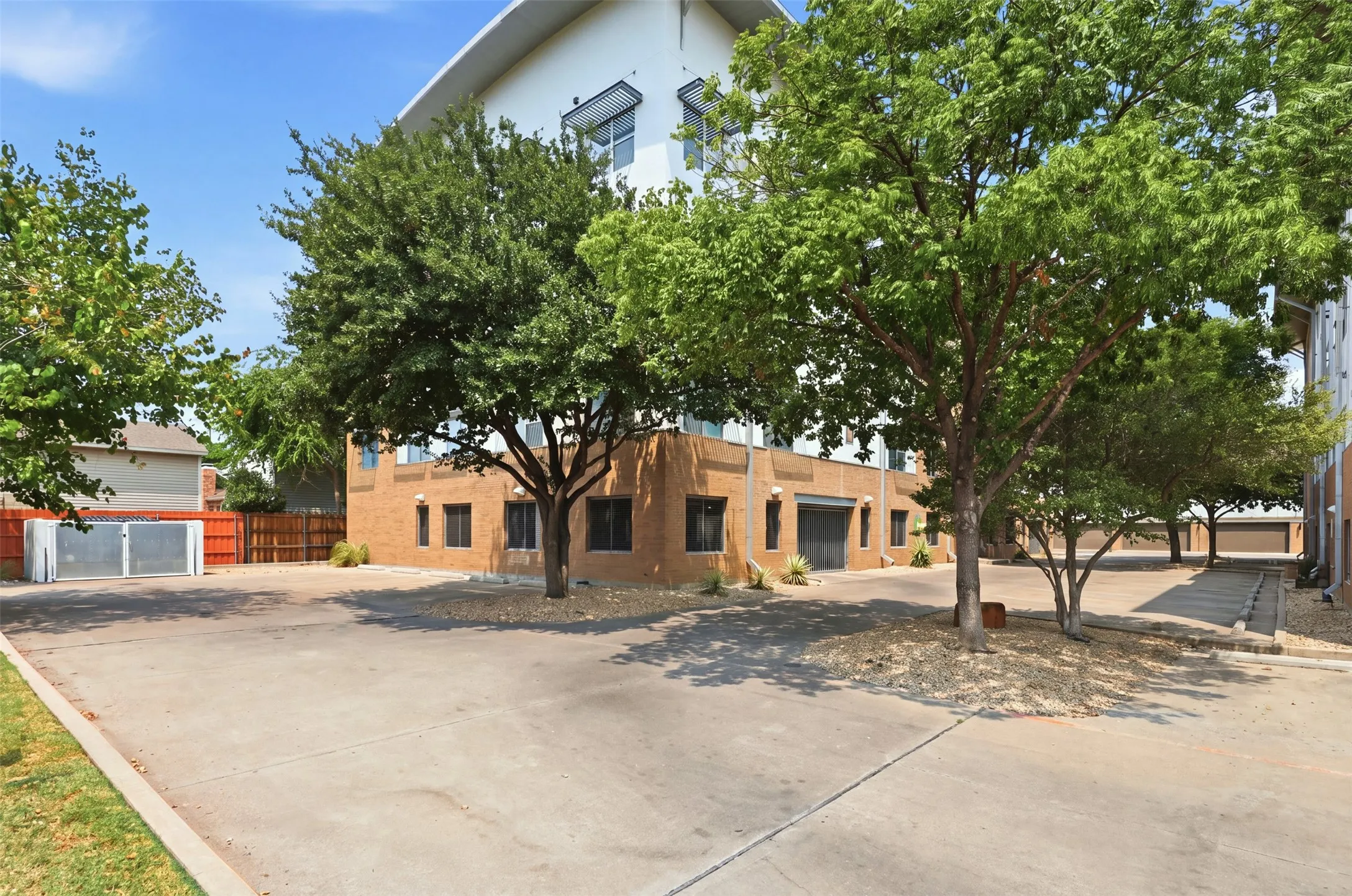 Condominium For Rent in Dallas County , 3025 Bryan Street 2H, Dallas, Texas 75204, 1 Bedroom, 1 Bathroom, 1 Garage spaces, 712 Sqft, built in 2006, mls#21370209, Real Estate Agent in Dallas, Homes For Rent in Dallas county, Homes For Rent in Dallas, Realtor in Dallas Texas, Real Estate Brokerage Independent Realty Texas, Luminita Cordes Realtor