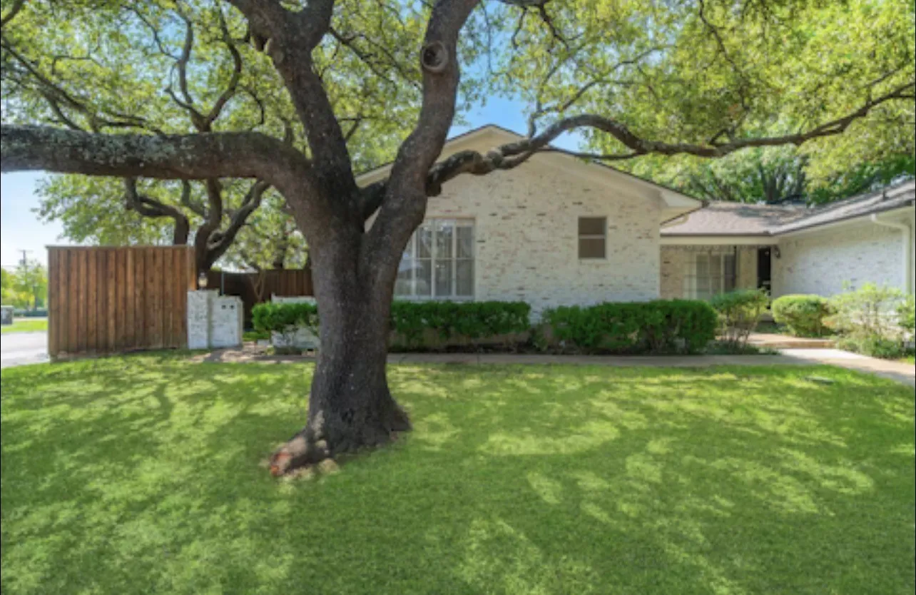 Duplex For Rent in Dallas County , 9003 Villa Park Circle, Dallas, Texas 75225, 2 Bedroom, 2 Bathroom, 1 Garage spaces, 1,618 Sqft, built in 1965, mls#21367558, Real Estate Agent in Dallas, Homes For Rent in Dallas county, Homes For Rent in Dallas, Realtor in Dallas Texas, Real Estate Brokerage Independent Realty Texas, Luminita Cordes Realtor