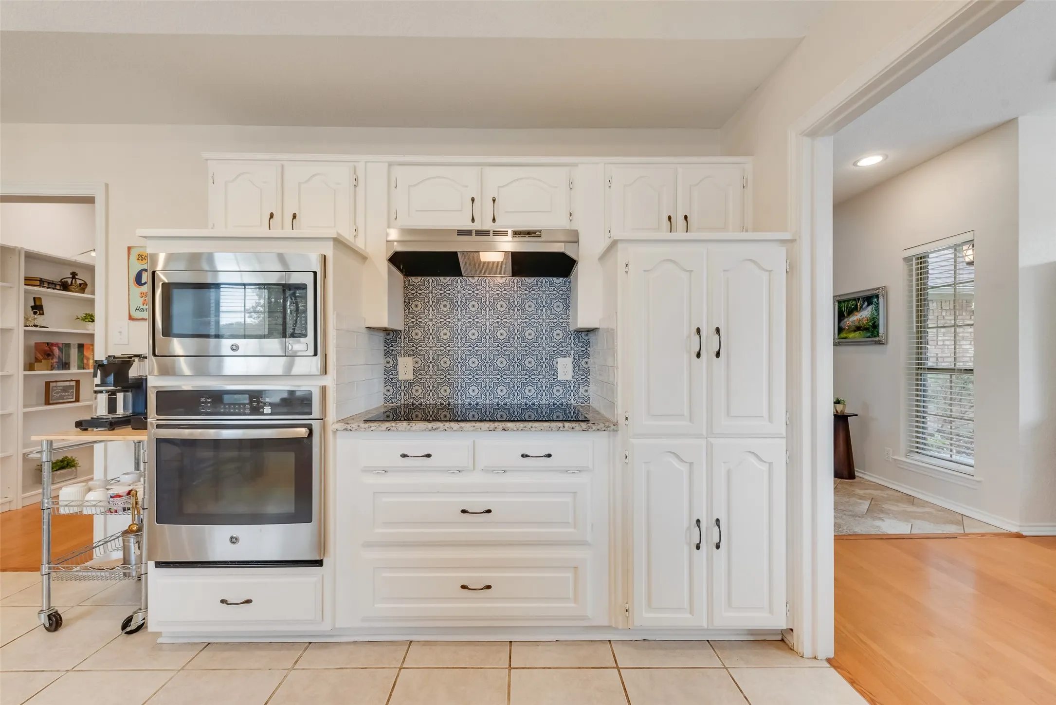 Love the backsplash!