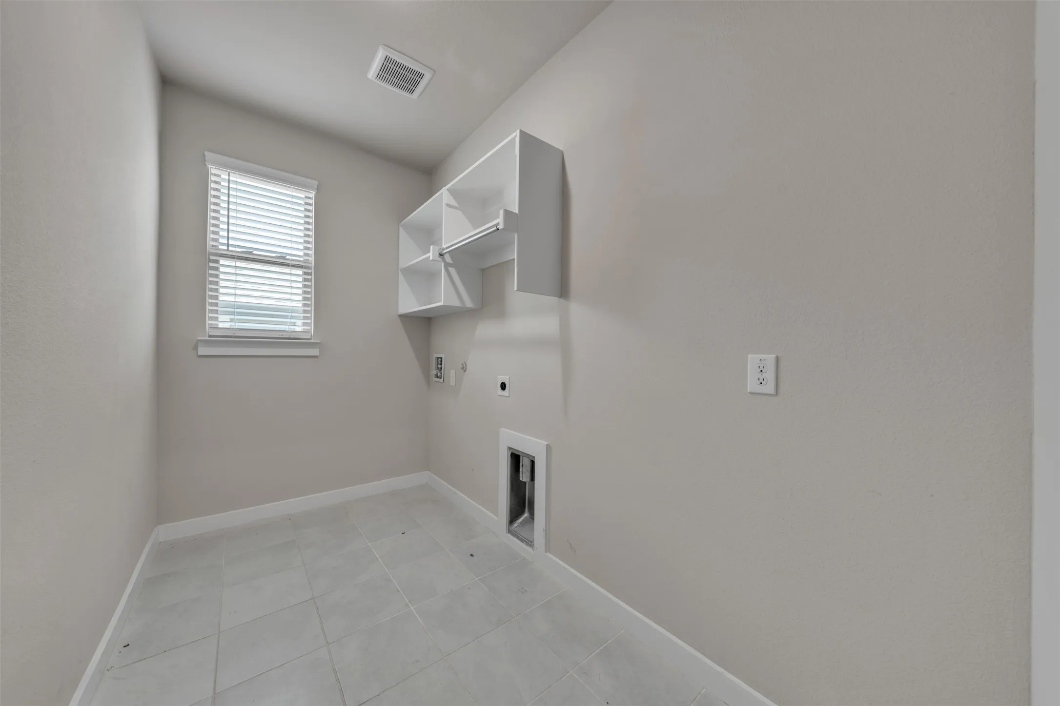 Single Family Residence For Sale in Kaufman County , 1802 Balfour Bend, Forney, Texas 75126, 5 Bedroom, 4 Bathroom, 2 Garage spaces, 3,583 Sqft, built in 2023, mls#21370490, Real Estate Agent in Forney, Homes For Sale in Kaufman county, Homes For Sale in Forney, Realtor in Forney Texas, Real Estate Brokerage Independent Realty Texas, Luminita Cordes Realtor