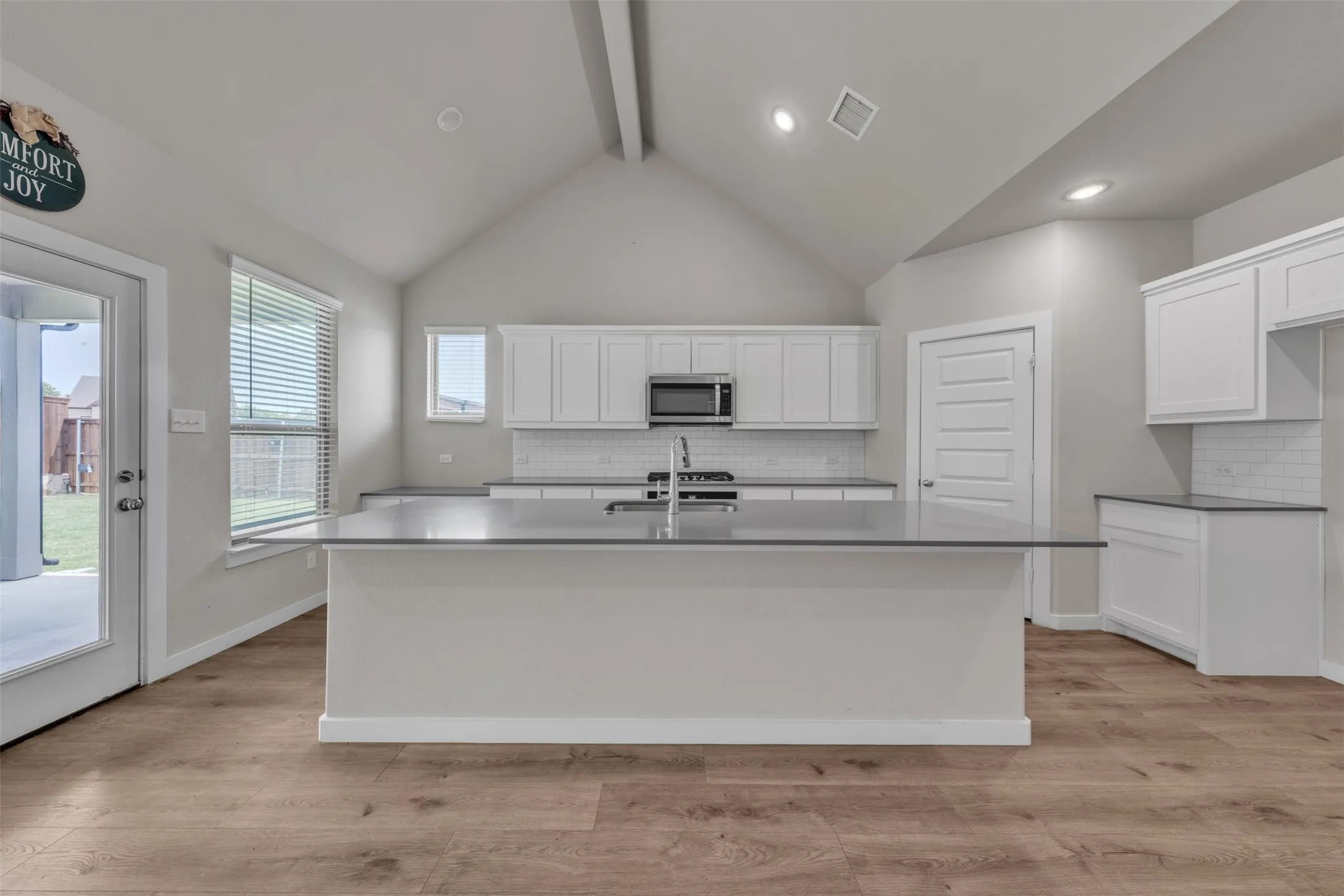 Single Family Residence For Sale in Kaufman County , 1802 Balfour Bend, Forney, Texas 75126, 5 Bedroom, 4 Bathroom, 2 Garage spaces, 3,583 Sqft, built in 2023, mls#21370490, Real Estate Agent in Forney, Homes For Sale in Kaufman county, Homes For Sale in Forney, Realtor in Forney Texas, Real Estate Brokerage Independent Realty Texas, Luminita Cordes Realtor