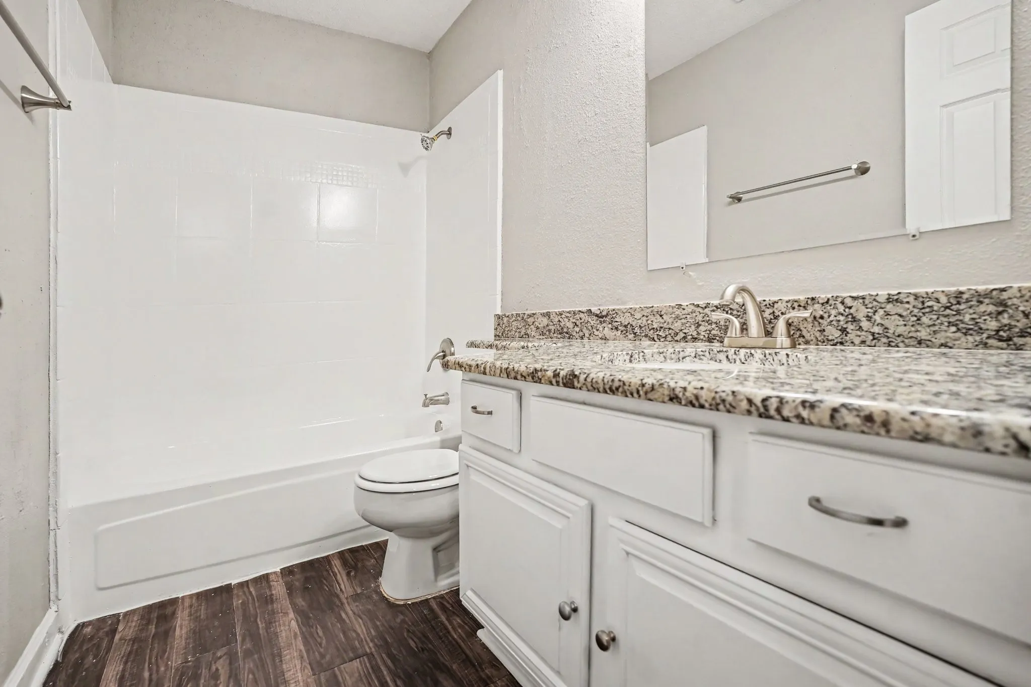 Single Family Residence For Sale in Dallas County , 307 Hopewell Street, Grand Prairie, Texas 75052, 3 Bedroom, 3 Bathroom, 2 Garage spaces, 1,630 Sqft, built in 1985, mls#21371772, Real Estate Agent in Grand Prairie, Homes For Sale in Dallas county, Homes For Sale in Grand Prairie, Realtor in Grand Prairie Texas, Real Estate Brokerage Independent Realty Texas, Luminita Cordes Realtor