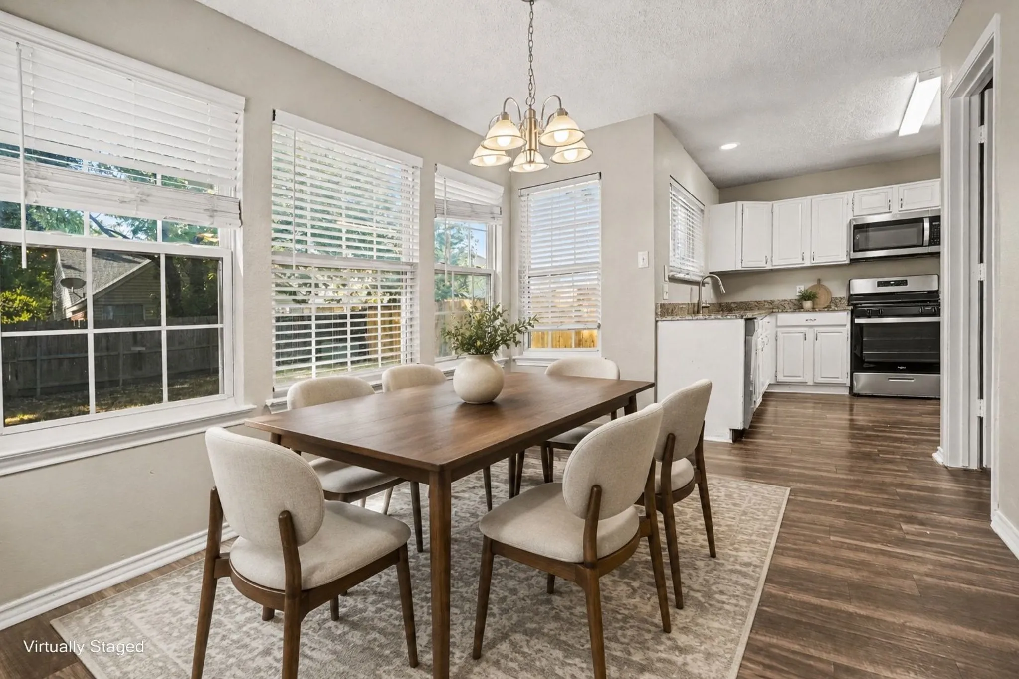 Single Family Residence For Sale in Dallas County , 307 Hopewell Street, Grand Prairie, Texas 75052, 3 Bedroom, 3 Bathroom, 2 Garage spaces, 1,630 Sqft, built in 1985, mls#21371772, Real Estate Agent in Grand Prairie, Homes For Sale in Dallas county, Homes For Sale in Grand Prairie, Realtor in Grand Prairie Texas, Real Estate Brokerage Independent Realty Texas, Luminita Cordes Realtor