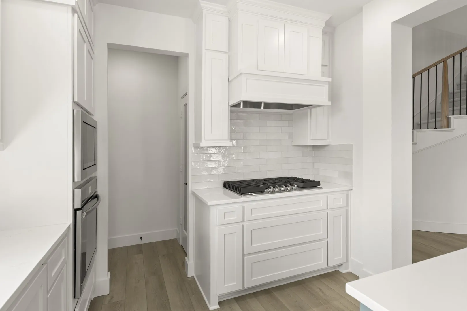 17. 1461 Porter - Kitchen (3).jpg