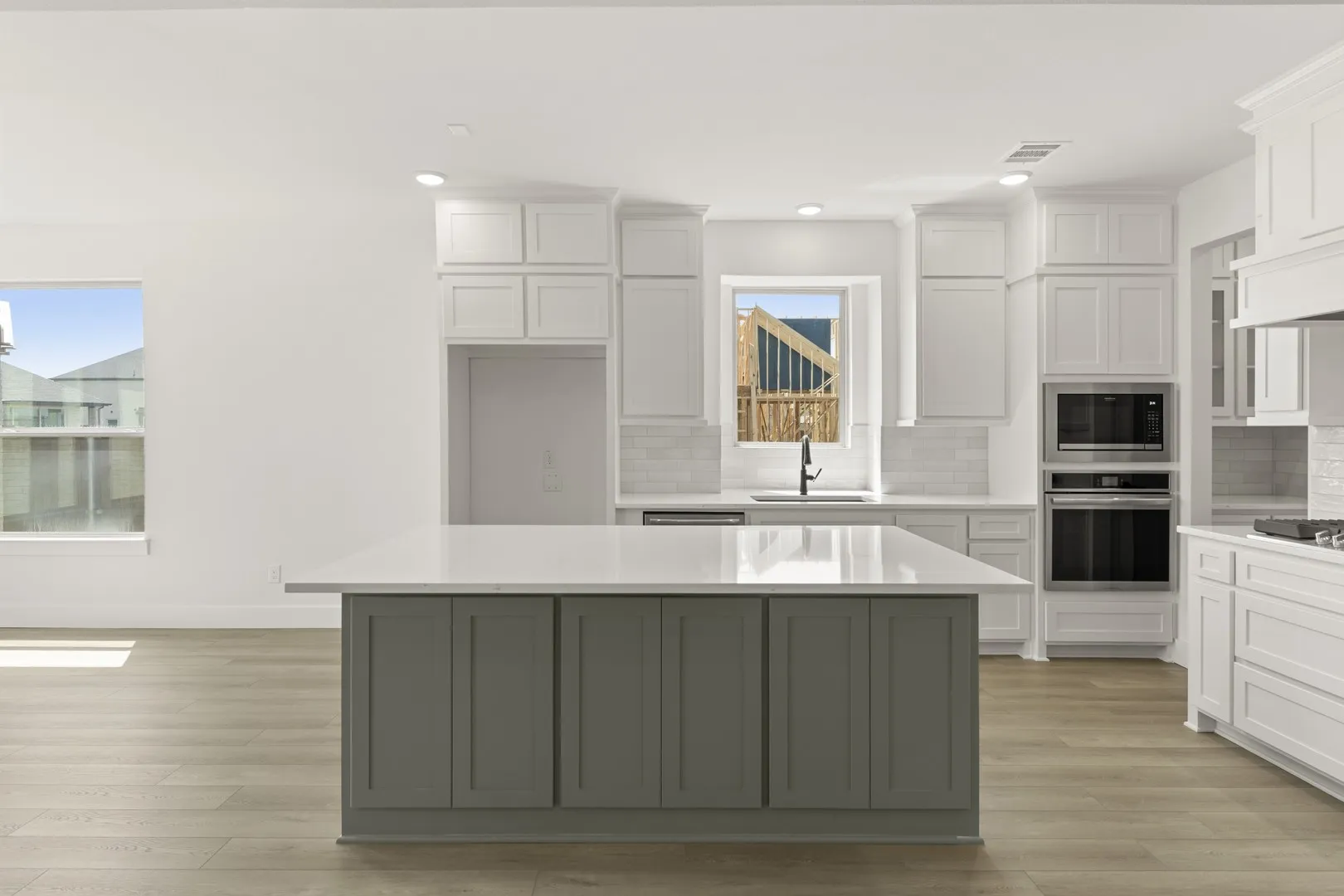 15. 1461 Porter - Kitchen.jpg