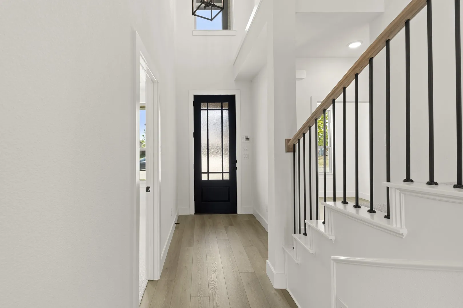 03. 1461 Porter - Entry.jpg