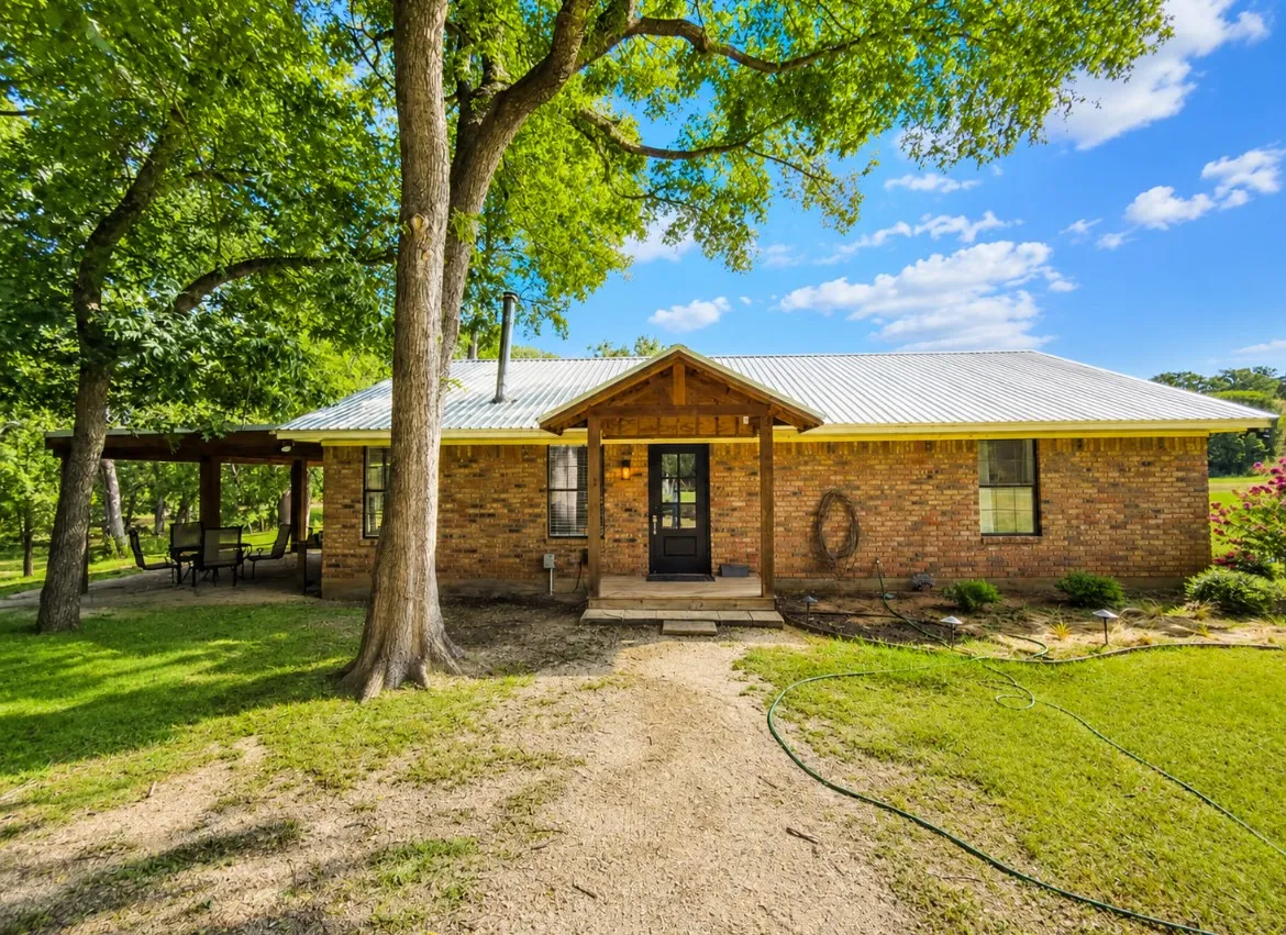 Single Family Residence For Sale in Hill County , 101 Rose Way, Aquilla, Texas 76622, 2 Bedroom, 1 Bathroom, Garage spaces, 1,305 Sqft, built in 2025, mls#21372163, Real Estate Agent in Aquilla, Homes For Sale in Hill county, Homes For Sale in Aquilla, Realtor in Aquilla Texas, Real Estate Brokerage Independent Realty Texas, Luminita Cordes Realtor