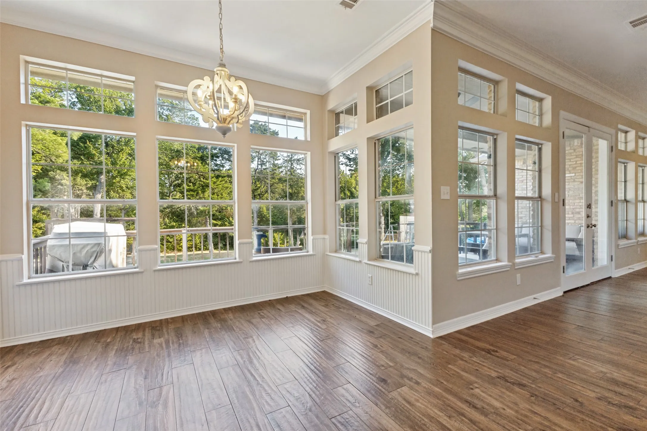 Single Family Residence For Sale in Rockwall County , 529 Chippendale Drive, Heath, Texas 75032, 5 Bedroom, 4 Bathroom, 3 Garage spaces, 3,196 Sqft, built in 1991, mls#21371033, Real Estate Agent in Heath, Homes For Sale in Rockwall county, Homes For Sale in Heath, Realtor in Heath Texas, Real Estate Brokerage Independent Realty Texas, Luminita Cordes Realtor