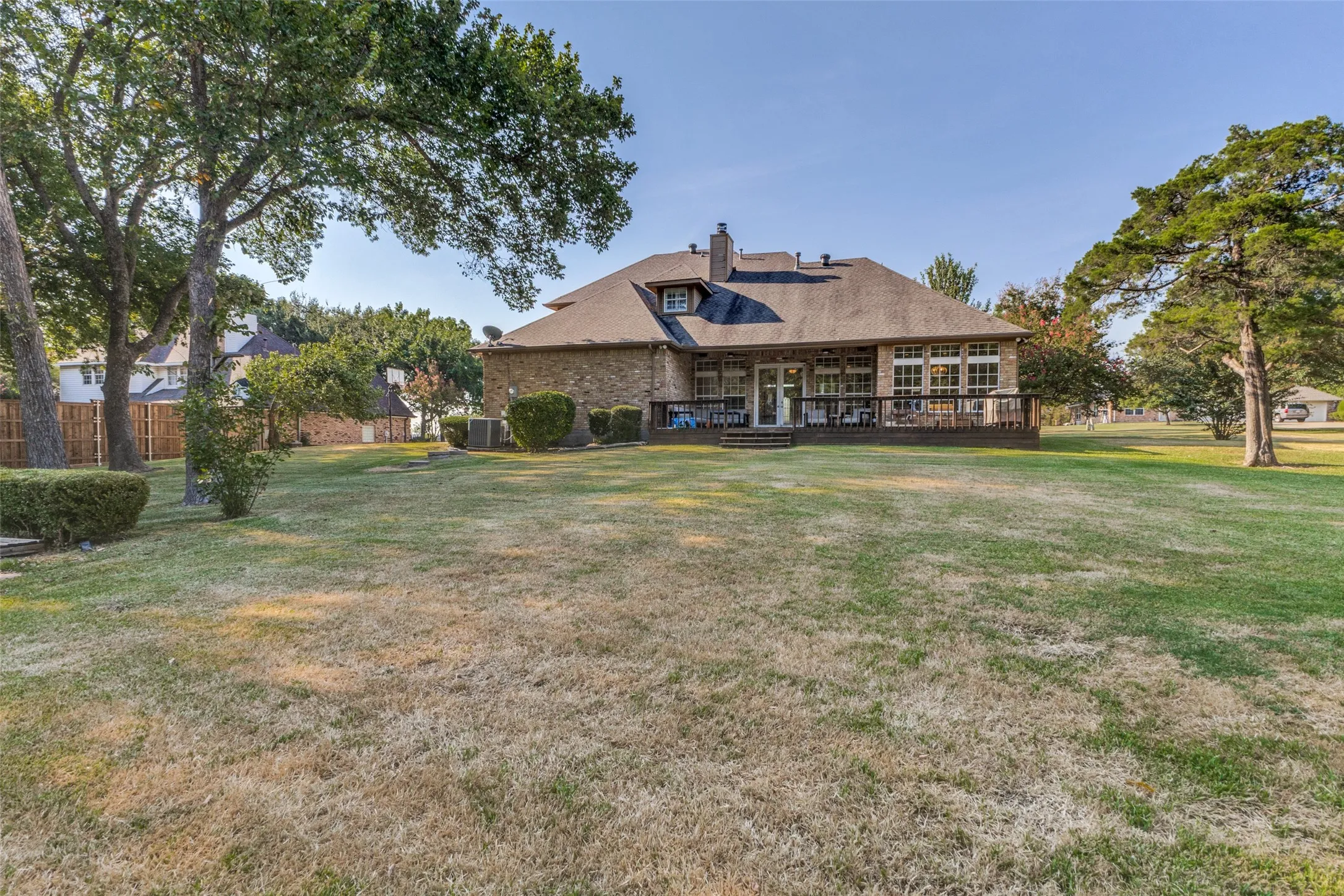 Single Family Residence For Sale in Rockwall County , 529 Chippendale Drive, Heath, Texas 75032, 5 Bedroom, 4 Bathroom, 3 Garage spaces, 3,196 Sqft, built in 1991, mls#21371033, Real Estate Agent in Heath, Homes For Sale in Rockwall county, Homes For Sale in Heath, Realtor in Heath Texas, Real Estate Brokerage Independent Realty Texas, Luminita Cordes Realtor