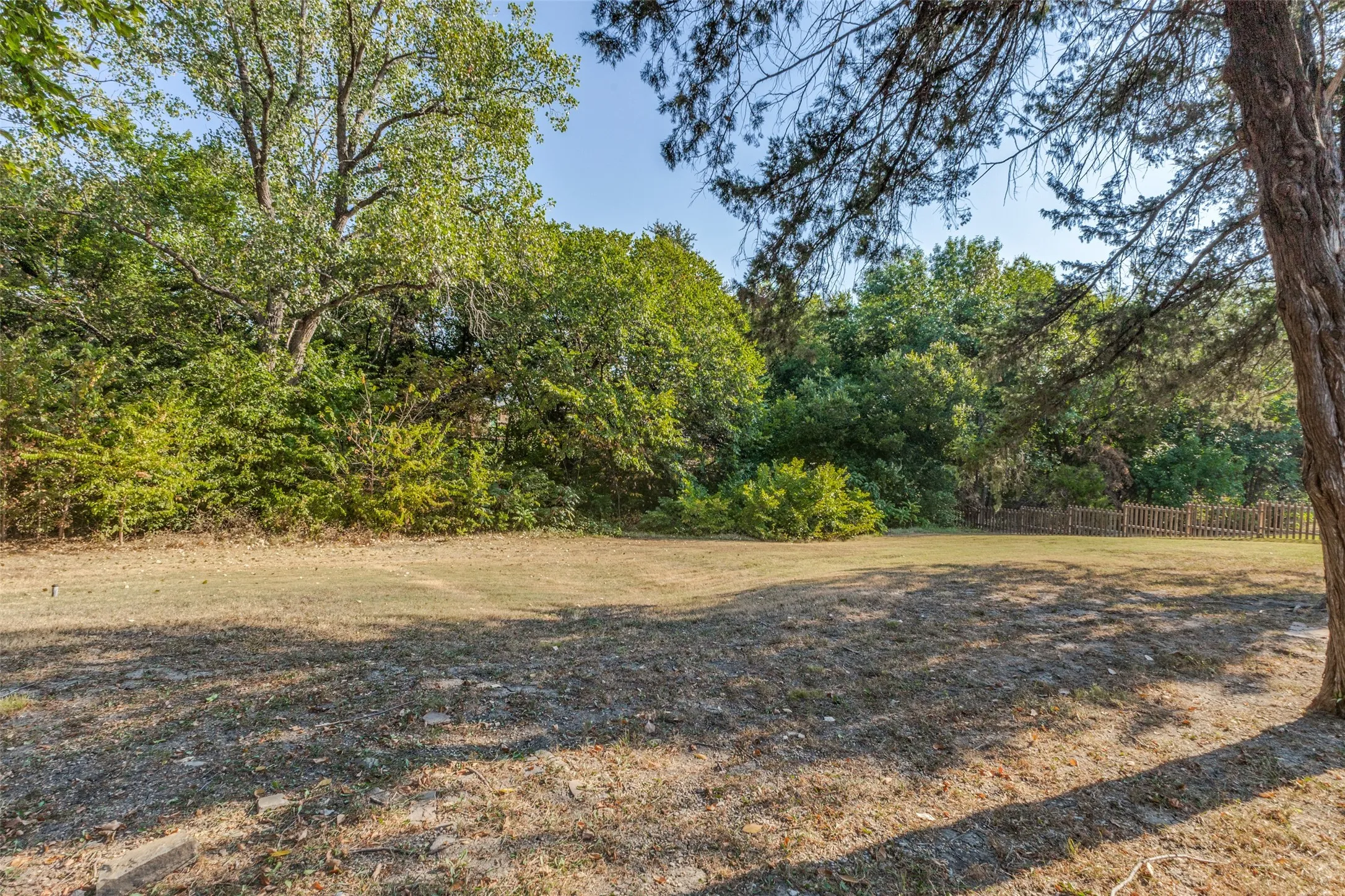 Single Family Residence For Sale in Rockwall County , 529 Chippendale Drive, Heath, Texas 75032, 5 Bedroom, 4 Bathroom, 3 Garage spaces, 3,196 Sqft, built in 1991, mls#21371033, Real Estate Agent in Heath, Homes For Sale in Rockwall county, Homes For Sale in Heath, Realtor in Heath Texas, Real Estate Brokerage Independent Realty Texas, Luminita Cordes Realtor