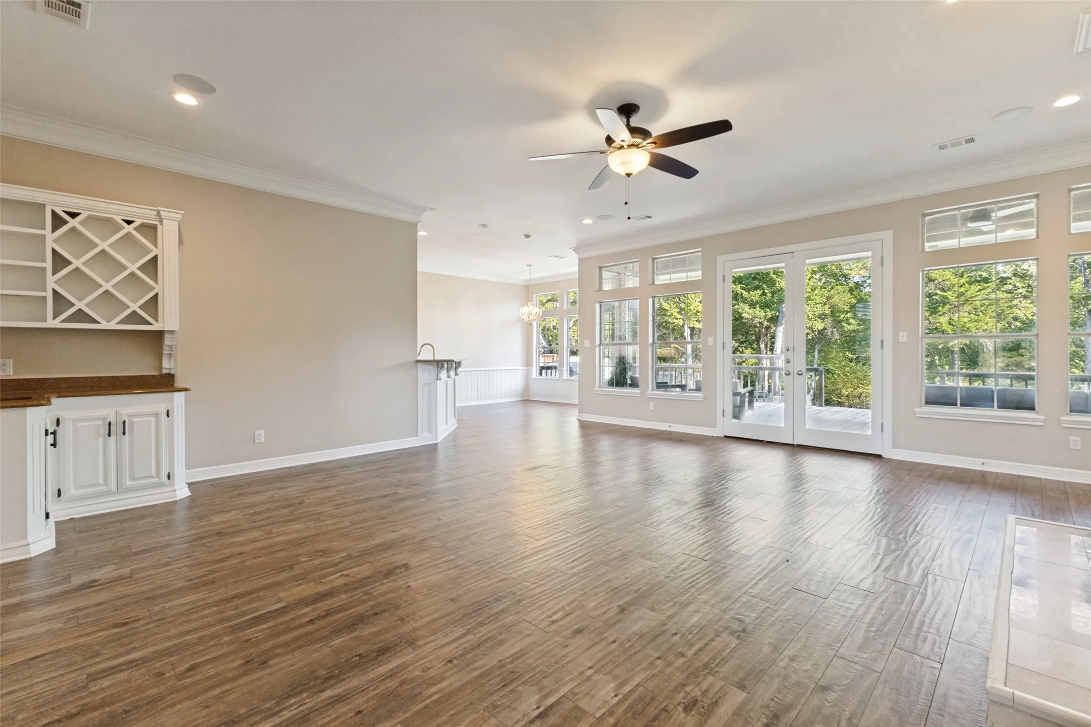 Single Family Residence For Sale in Rockwall County , 529 Chippendale Drive, Heath, Texas 75032, 5 Bedroom, 4 Bathroom, 3 Garage spaces, 3,196 Sqft, built in 1991, mls#21371033, Real Estate Agent in Heath, Homes For Sale in Rockwall county, Homes For Sale in Heath, Realtor in Heath Texas, Real Estate Brokerage Independent Realty Texas, Luminita Cordes Realtor