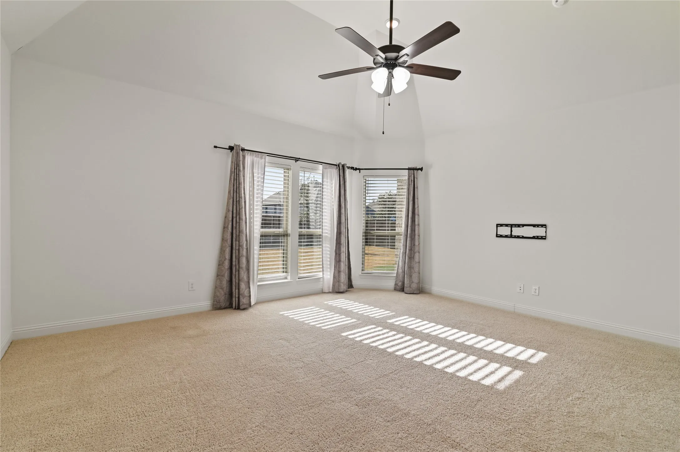 Single Family Residence For Sale in Collin County , 1611 Mc Master Lane, Prosper, Texas 75078, 5 Bedroom, 4 Bathroom, 2 Garage spaces, 3,673 Sqft, built in 2023, mls#21366421, Real Estate Agent in Prosper, Homes For Sale in Collin county, Homes For Sale in Prosper, Realtor in Prosper Texas, Real Estate Brokerage Independent Realty Texas, Luminita Cordes Realtor