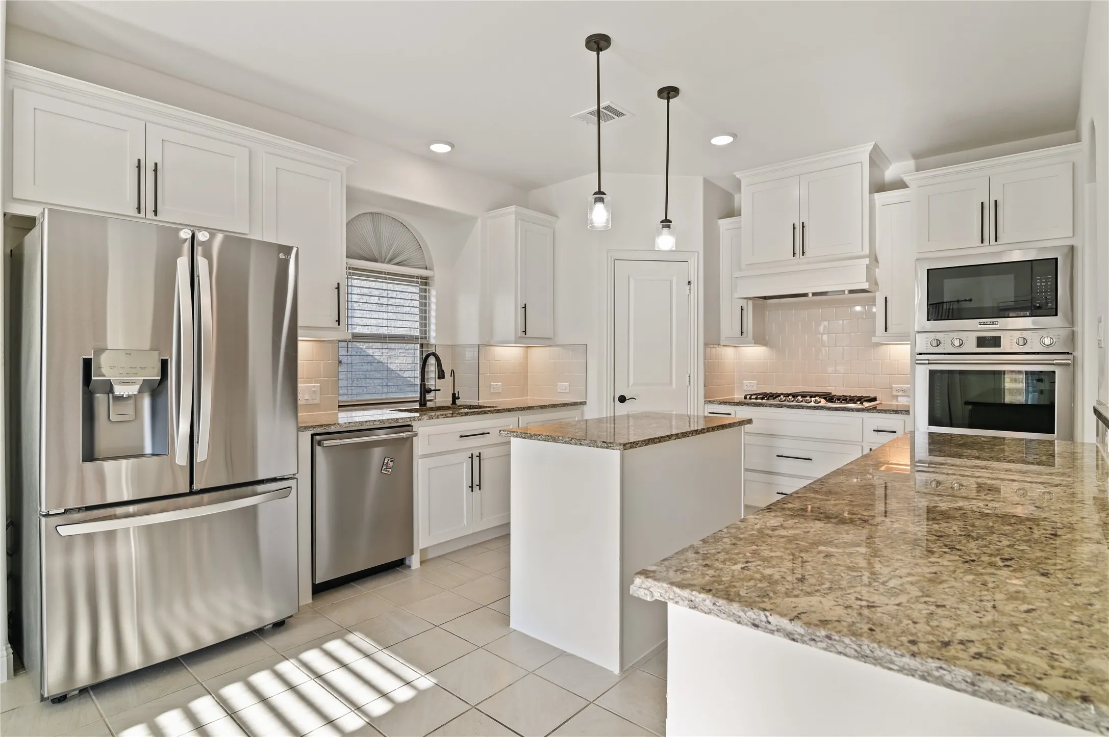 Single Family Residence For Sale in Collin County , 1611 Mc Master Lane, Prosper, Texas 75078, 5 Bedroom, 4 Bathroom, 2 Garage spaces, 3,673 Sqft, built in 2023, mls#21366421, Real Estate Agent in Prosper, Homes For Sale in Collin county, Homes For Sale in Prosper, Realtor in Prosper Texas, Real Estate Brokerage Independent Realty Texas, Luminita Cordes Realtor