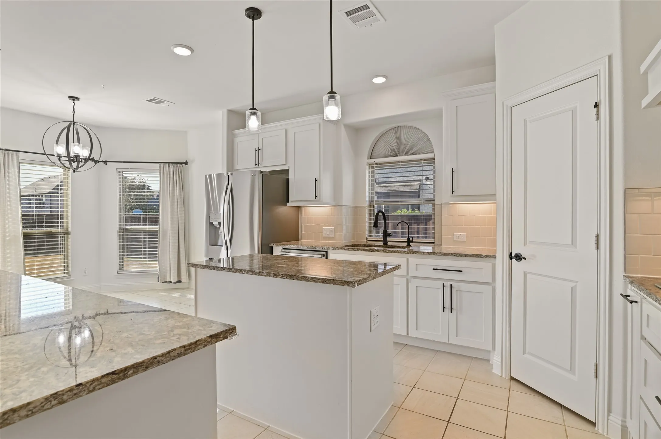 Single Family Residence For Sale in Collin County , 1611 Mc Master Lane, Prosper, Texas 75078, 5 Bedroom, 4 Bathroom, 2 Garage spaces, 3,673 Sqft, built in 2023, mls#21366421, Real Estate Agent in Prosper, Homes For Sale in Collin county, Homes For Sale in Prosper, Realtor in Prosper Texas, Real Estate Brokerage Independent Realty Texas, Luminita Cordes Realtor