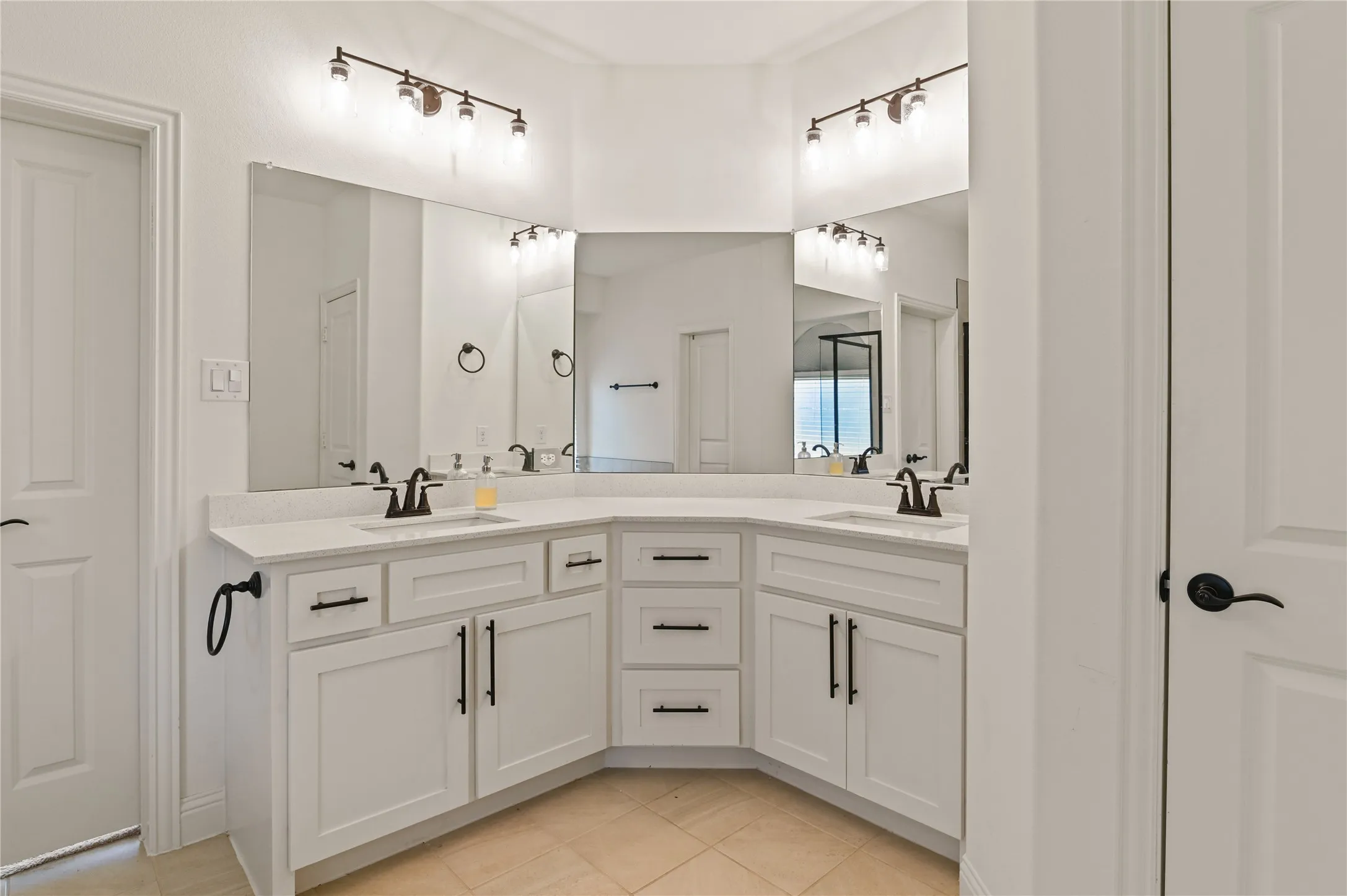 Single Family Residence For Sale in Collin County , 1611 Mc Master Lane, Prosper, Texas 75078, 5 Bedroom, 4 Bathroom, 2 Garage spaces, 3,673 Sqft, built in 2023, mls#21366421, Real Estate Agent in Prosper, Homes For Sale in Collin county, Homes For Sale in Prosper, Realtor in Prosper Texas, Real Estate Brokerage Independent Realty Texas, Luminita Cordes Realtor