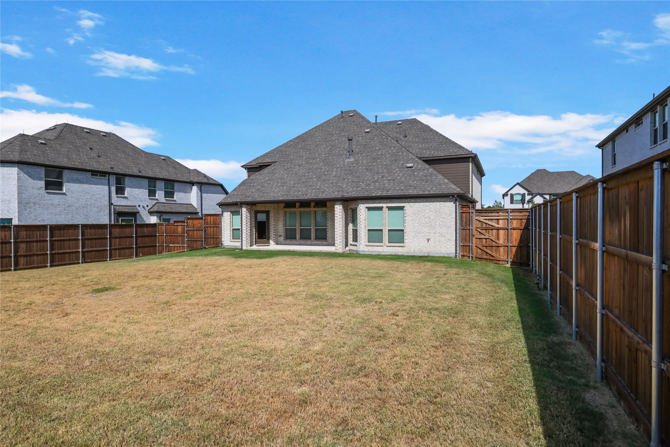 Single Family Residence For Sale in Collin County , 1611 Mc Master Lane, Prosper, Texas 75078, 5 Bedroom, 4 Bathroom, 2 Garage spaces, 3,673 Sqft, built in 2023, mls#21366421, Real Estate Agent in Prosper, Homes For Sale in Collin county, Homes For Sale in Prosper, Realtor in Prosper Texas, Real Estate Brokerage Independent Realty Texas, Luminita Cordes Realtor