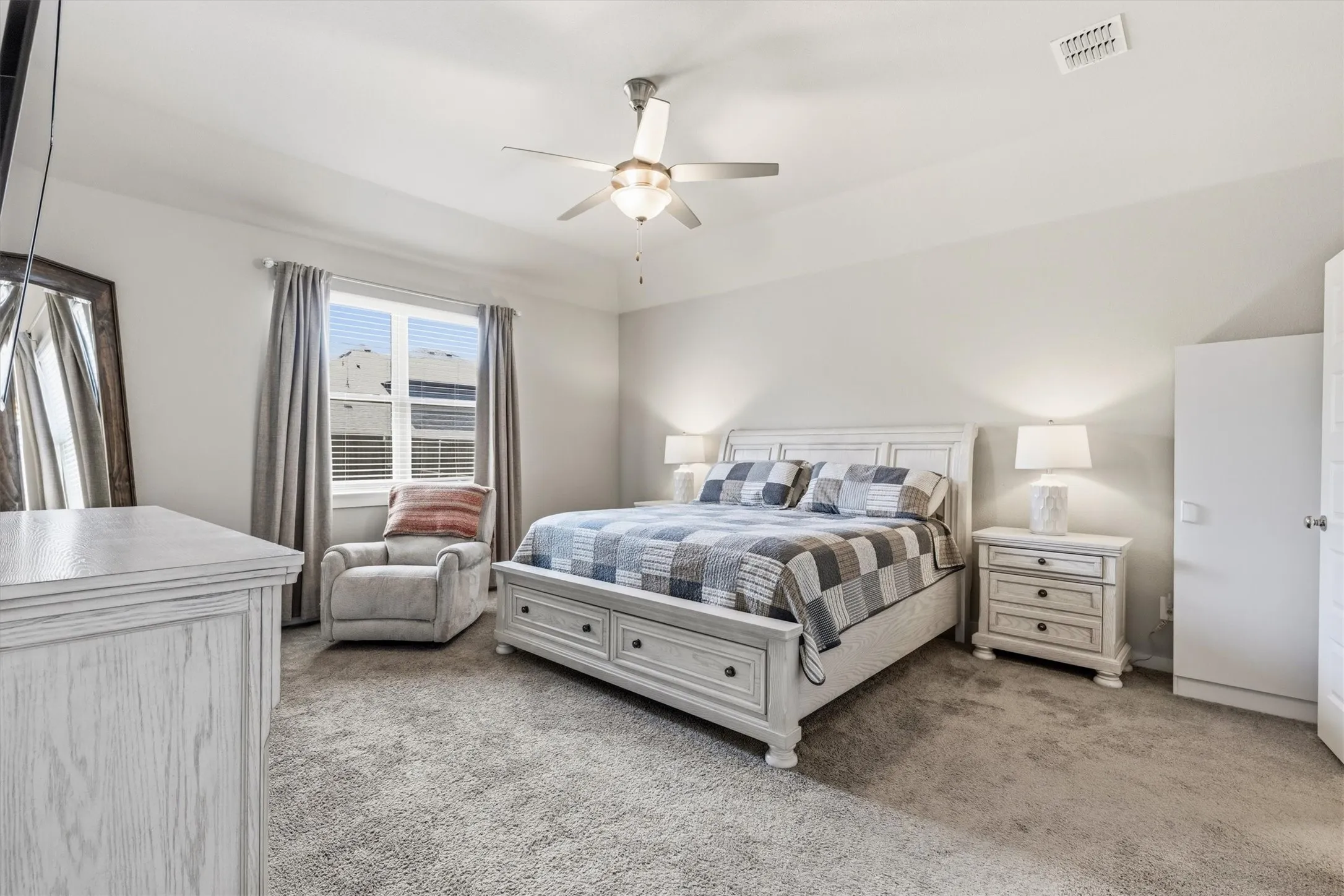 Single Family Residence For Sale in Hunt County , 3213 Timineri Lane, Royse City, Texas 75189, 5 Bedroom, 4 Bathroom, 2 Garage spaces, 2,982 Sqft, built in 2022, mls#21371044, Real Estate Agent in Royse City, Homes For Sale in Hunt county, Homes For Sale in Royse City, Realtor in Royse City Texas, Real Estate Brokerage Independent Realty Texas, Luminita Cordes Realtor