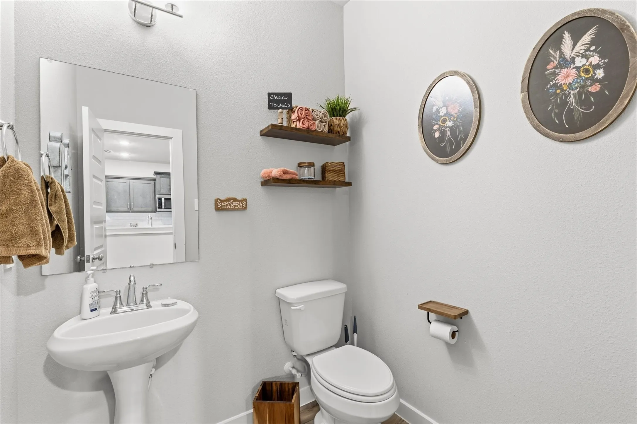 Single Family Residence For Sale in Hunt County , 3213 Timineri Lane, Royse City, Texas 75189, 5 Bedroom, 4 Bathroom, 2 Garage spaces, 2,982 Sqft, built in 2022, mls#21371044, Real Estate Agent in Royse City, Homes For Sale in Hunt county, Homes For Sale in Royse City, Realtor in Royse City Texas, Real Estate Brokerage Independent Realty Texas, Luminita Cordes Realtor