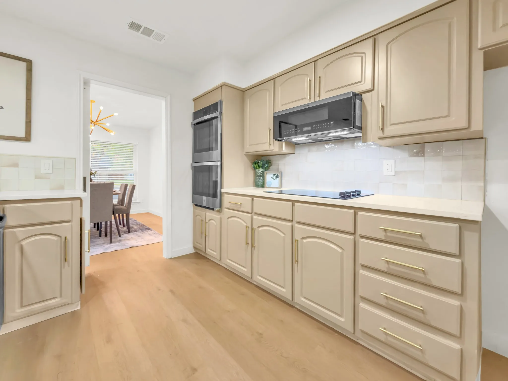 Single Family Residence For Sale in Dallas County , 2633 Locksley, Irving, Texas 75061, 3 Bedroom, 2 Bathroom, 1 Garage spaces, 1,954 Sqft, built in 1963, mls#21372295, Real Estate Agent in Irving, Homes For Sale in Dallas county, Homes For Sale in Irving, Realtor in Irving Texas, Real Estate Brokerage Independent Realty Texas, Luminita Cordes Realtor