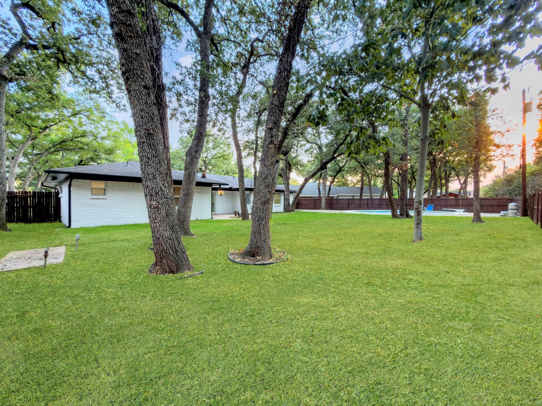 Single Family Residence For Sale in Dallas County , 2633 Locksley, Irving, Texas 75061, 3 Bedroom, 2 Bathroom, 1 Garage spaces, 1,954 Sqft, built in 1963, mls#21372295, Real Estate Agent in Irving, Homes For Sale in Dallas county, Homes For Sale in Irving, Realtor in Irving Texas, Real Estate Brokerage Independent Realty Texas, Luminita Cordes Realtor