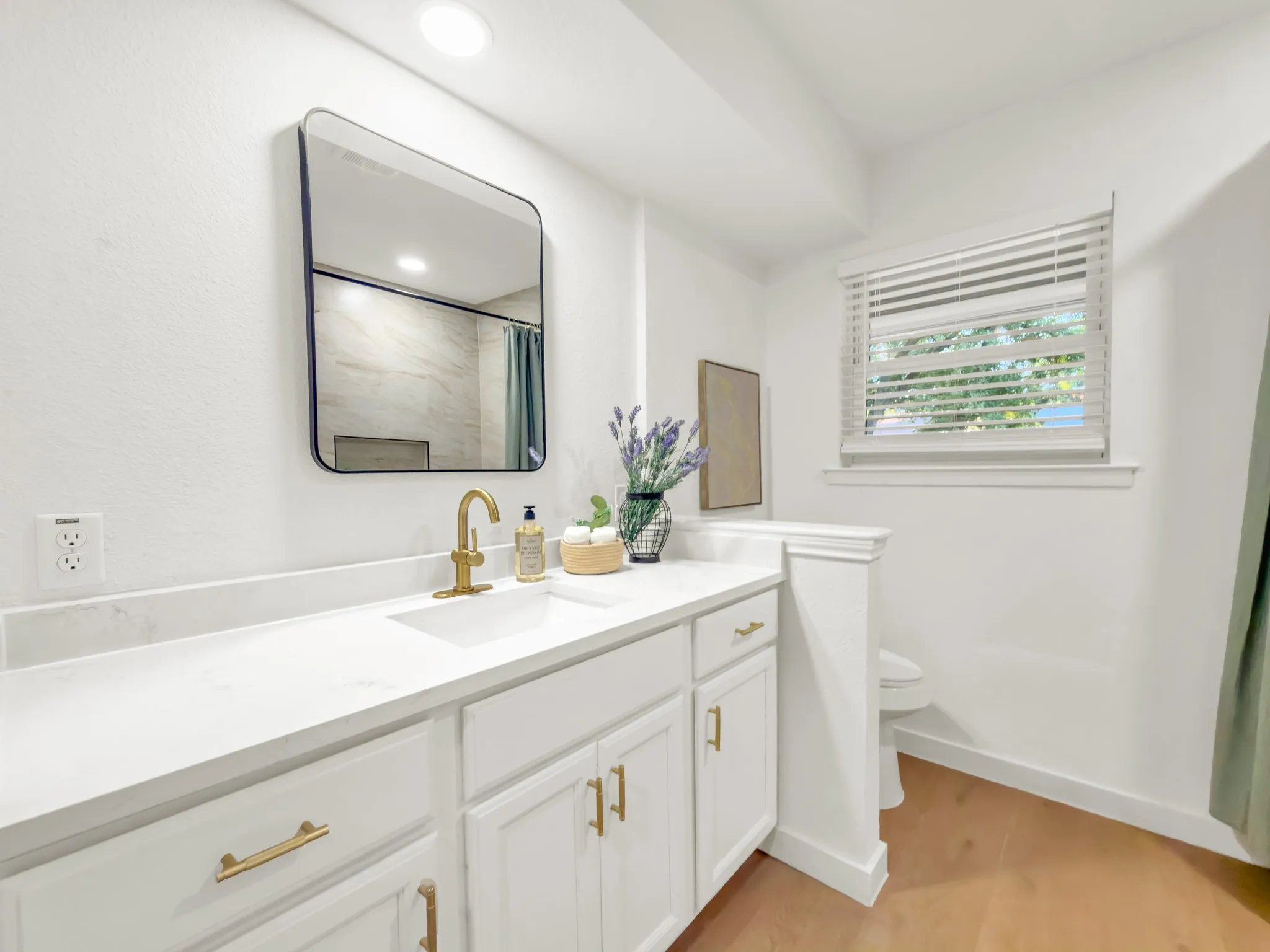 Single Family Residence For Sale in Dallas County , 2633 Locksley, Irving, Texas 75061, 3 Bedroom, 2 Bathroom, 1 Garage spaces, 1,954 Sqft, built in 1963, mls#21372295, Real Estate Agent in Irving, Homes For Sale in Dallas county, Homes For Sale in Irving, Realtor in Irving Texas, Real Estate Brokerage Independent Realty Texas, Luminita Cordes Realtor