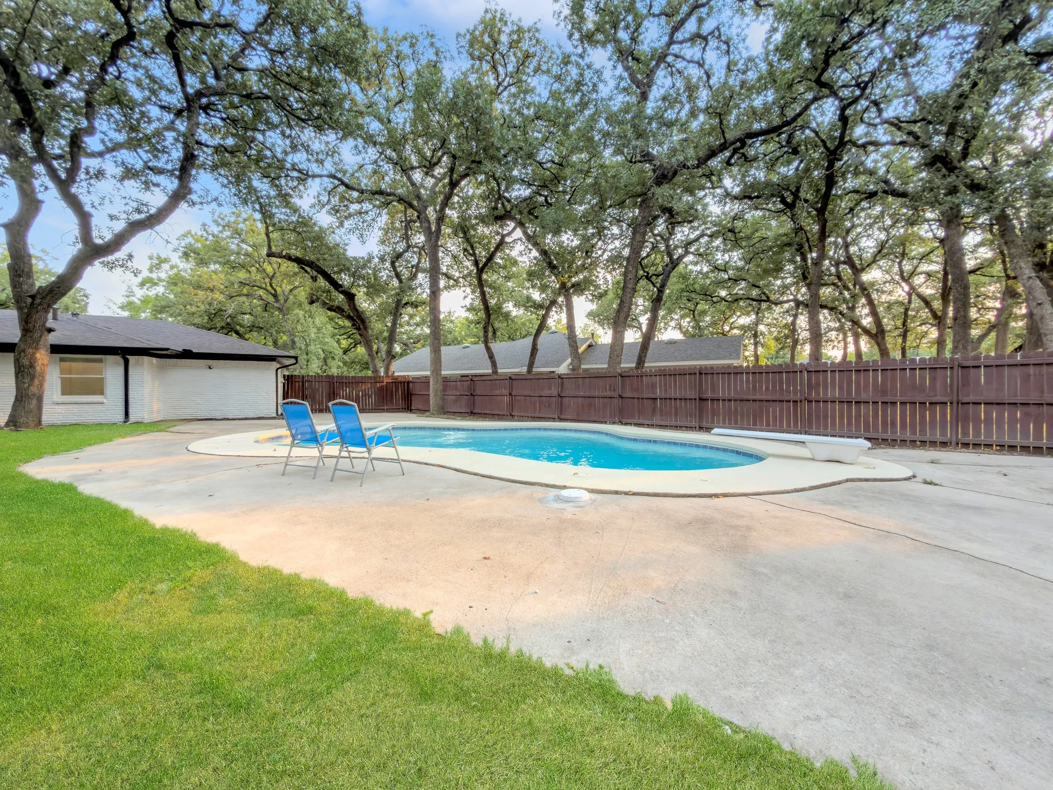 Single Family Residence For Sale in Dallas County , 2633 Locksley, Irving, Texas 75061, 3 Bedroom, 2 Bathroom, 1 Garage spaces, 1,954 Sqft, built in 1963, mls#21372295, Real Estate Agent in Irving, Homes For Sale in Dallas county, Homes For Sale in Irving, Realtor in Irving Texas, Real Estate Brokerage Independent Realty Texas, Luminita Cordes Realtor
