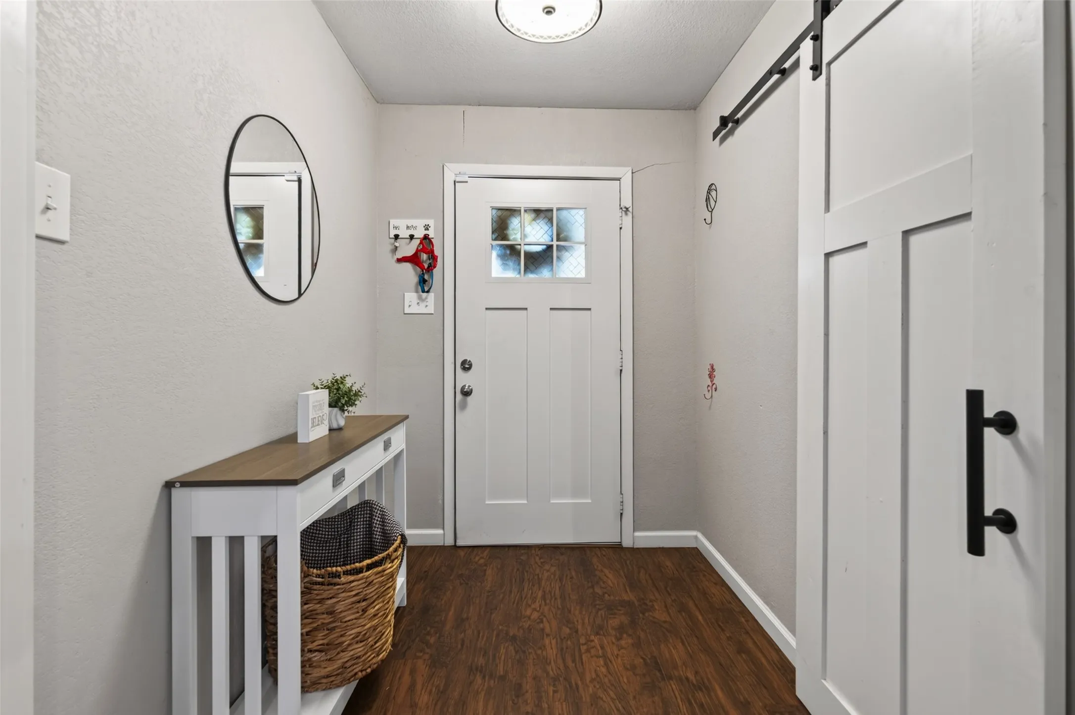 Single Family Residence For Sale in Hunt County , 2400 Kent Circle, Greenville, Texas 75402, 3 Bedroom, 2 Bathroom, 2 Garage spaces, 2,064 Sqft, built in 1970, mls#21372172, Real Estate Agent in Greenville, Homes For Sale in Hunt county, Homes For Sale in Greenville, Realtor in Greenville Texas, Real Estate Brokerage Independent Realty Texas, Luminita Cordes Realtor