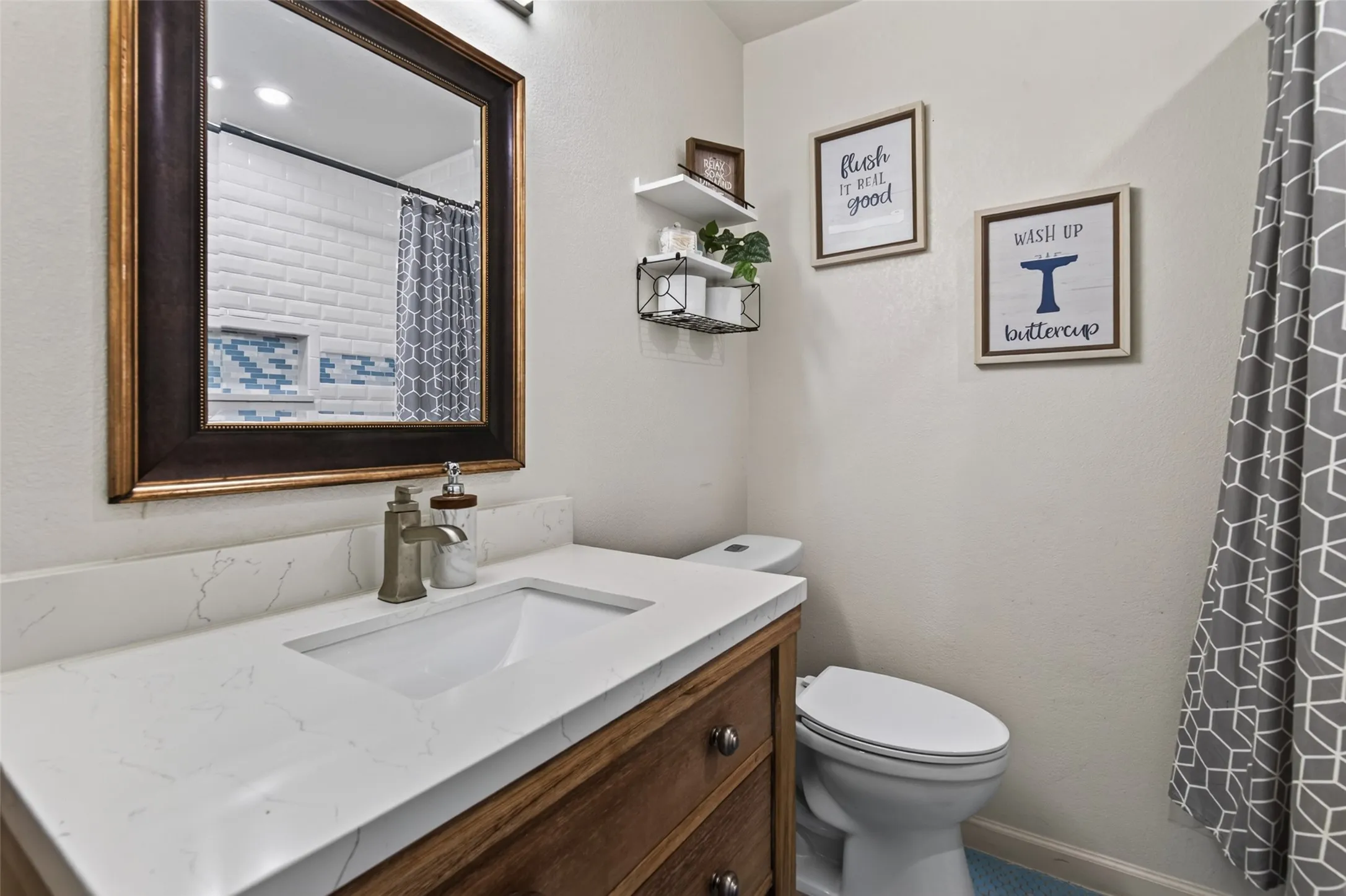 Single Family Residence For Sale in Hunt County , 2400 Kent Circle, Greenville, Texas 75402, 3 Bedroom, 2 Bathroom, 2 Garage spaces, 2,064 Sqft, built in 1970, mls#21372172, Real Estate Agent in Greenville, Homes For Sale in Hunt county, Homes For Sale in Greenville, Realtor in Greenville Texas, Real Estate Brokerage Independent Realty Texas, Luminita Cordes Realtor