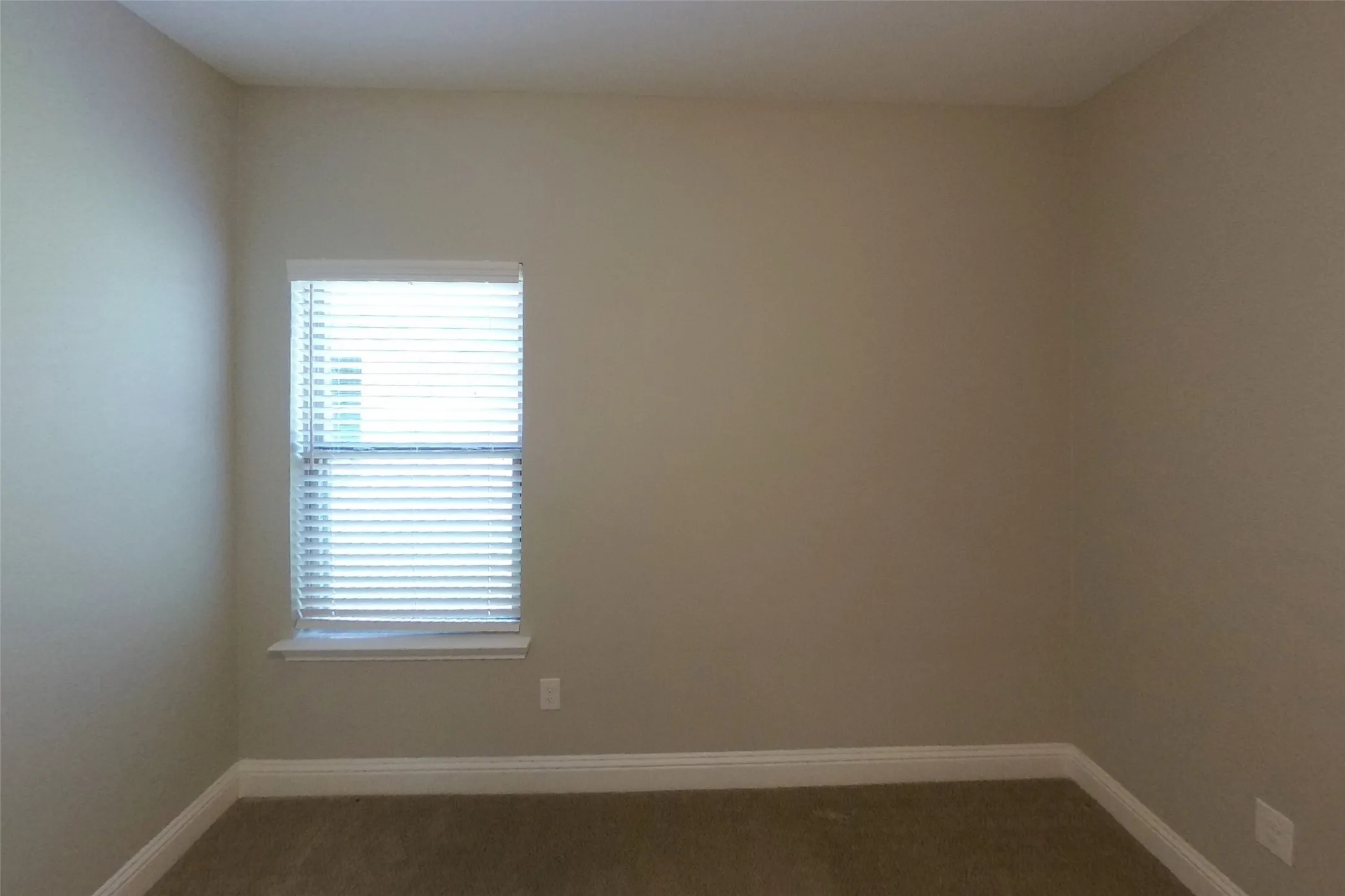 Single Family Residence For Rent in Hunt County , 7712 Cottonwood Drive, Greenville, Texas 75402, 3 Bedroom, 2 Bathroom, 2 Garage spaces, 1,851 Sqft, built in 2019, mls#21371854, Real Estate Agent in Greenville, Homes For Rent in Hunt county, Homes For Rent in Greenville, Realtor in Greenville Texas, Real Estate Brokerage Independent Realty Texas, Luminita Cordes Realtor