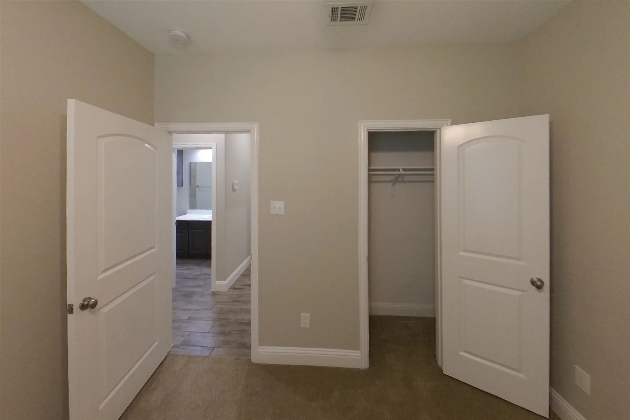 Single Family Residence For Rent in Hunt County , 7712 Cottonwood Drive, Greenville, Texas 75402, 3 Bedroom, 2 Bathroom, 2 Garage spaces, 1,851 Sqft, built in 2019, mls#21371854, Real Estate Agent in Greenville, Homes For Rent in Hunt county, Homes For Rent in Greenville, Realtor in Greenville Texas, Real Estate Brokerage Independent Realty Texas, Luminita Cordes Realtor